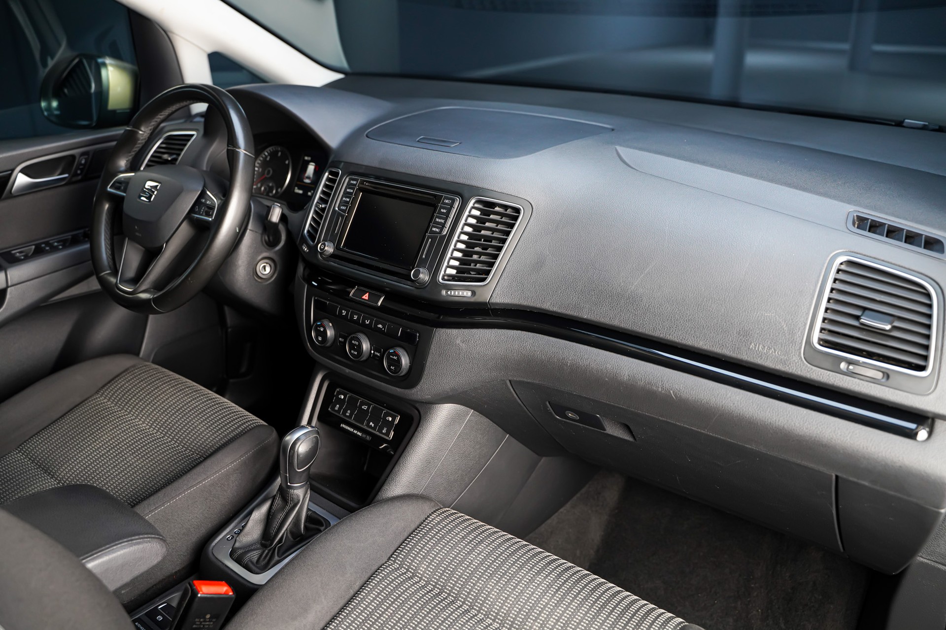 SEAT Alhambra 2.0 TDI Reference DSG 7-Plätzer-image-17