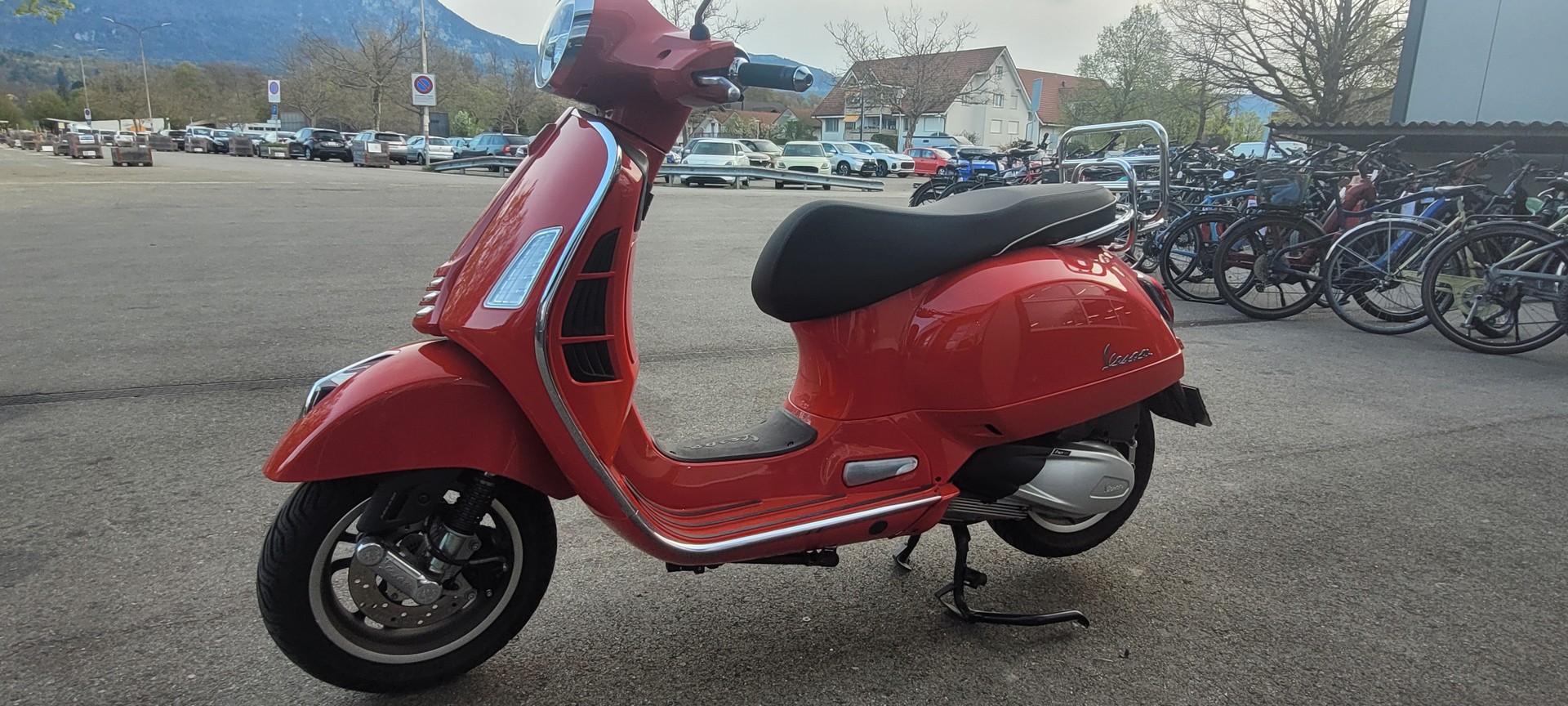 PIAGGIO Vespa GTS 300 ABS-image-1