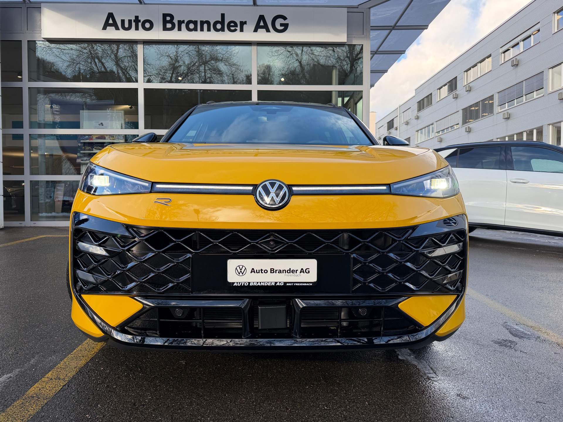 VW T-Roc 1.5 eTSI mHEV R-Line DSG-image-6