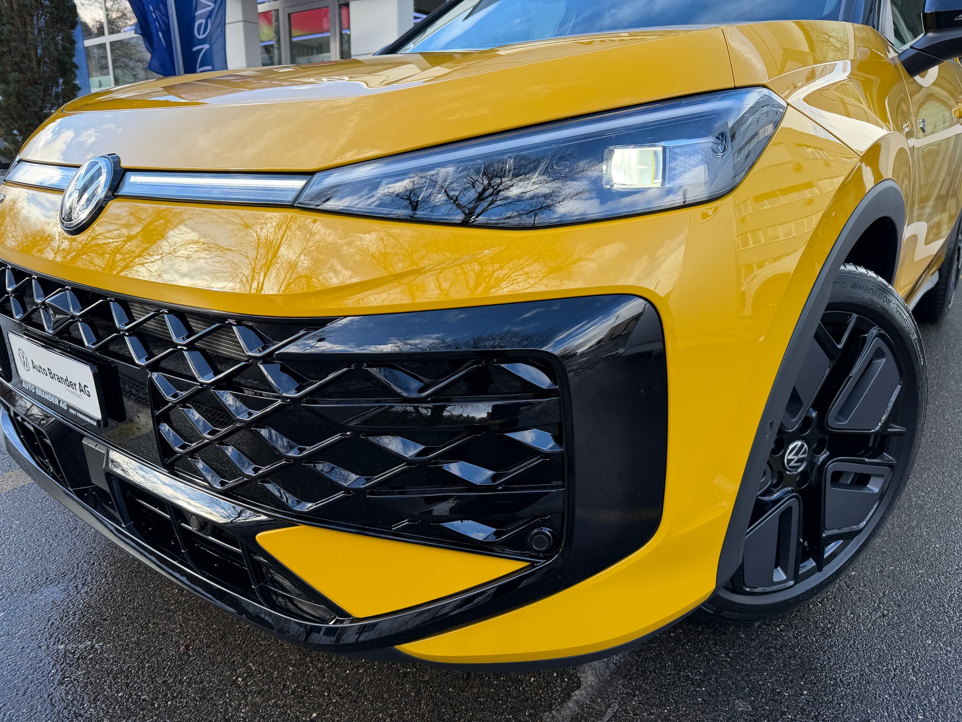 VW T-Roc 1.5 eTSI mHEV R-Line DSG-showroom-element-2