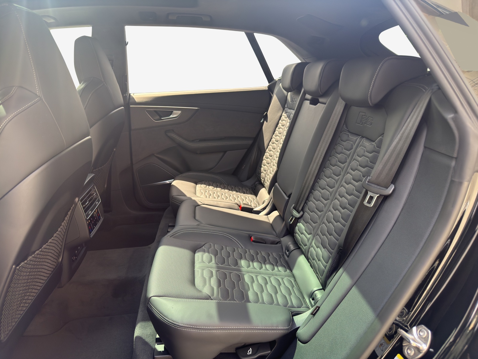 AUDI RSQ8 performance quattro-image-11