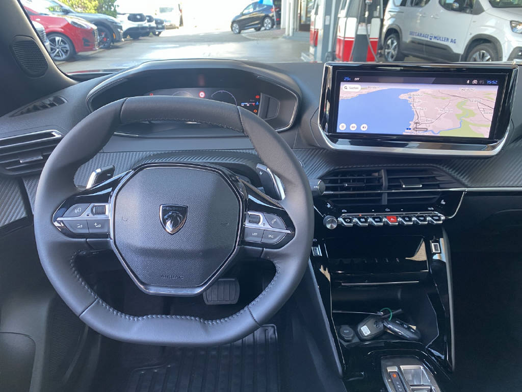 PEUGEOT 2008 1.2 Hybrid 145 Allure-image-6