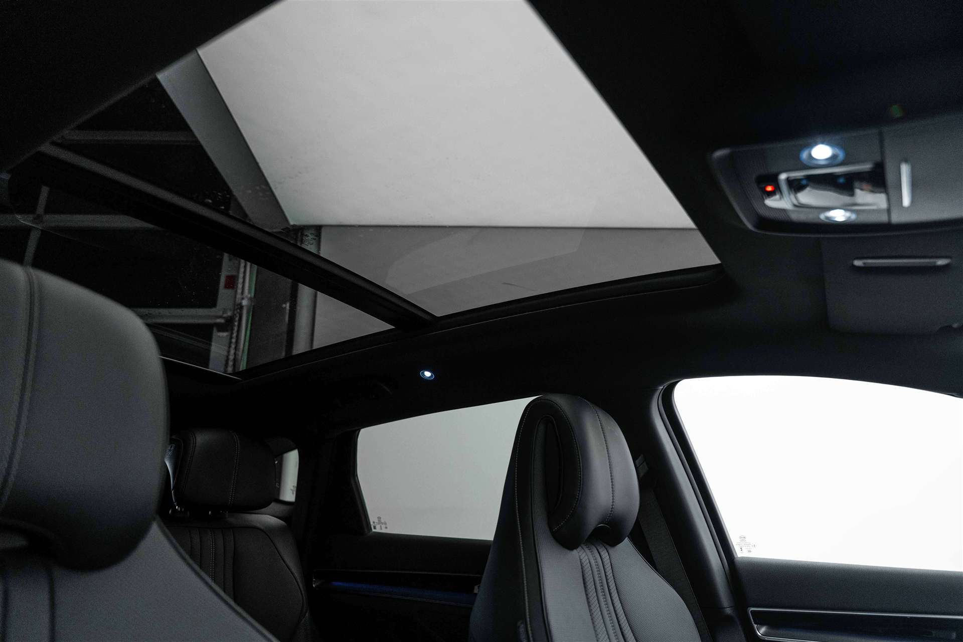BYD Seal U DM-i PHEV Design AWD 324PS Automat-image-12