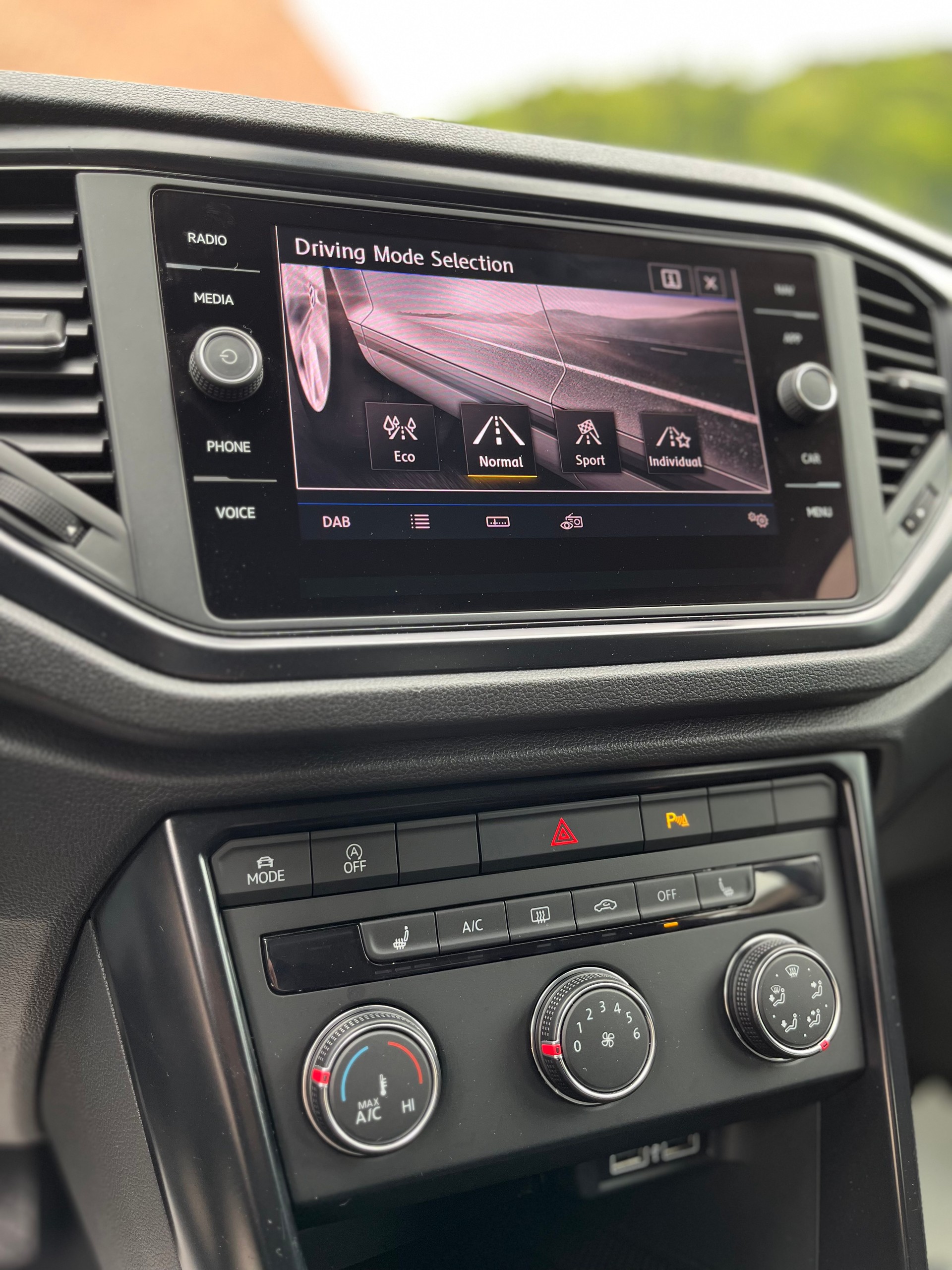 VW T-Roc 1.0 TSI Advance / Frisch ab MFK & Service / CH Fahrzeug / 12 Monate Garantie-image-12