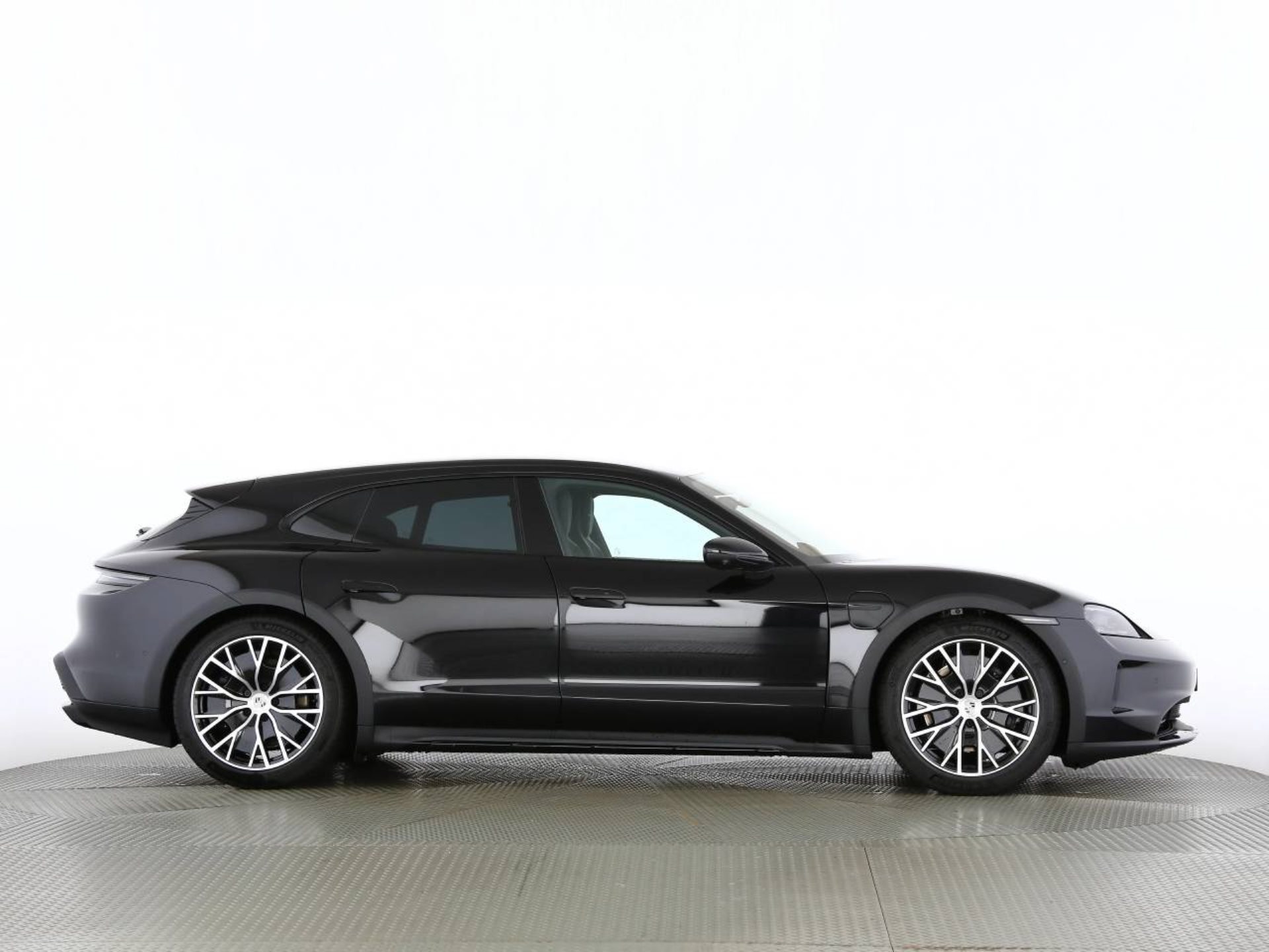 PORSCHE Taycan 4 Cross Turismo-image-1