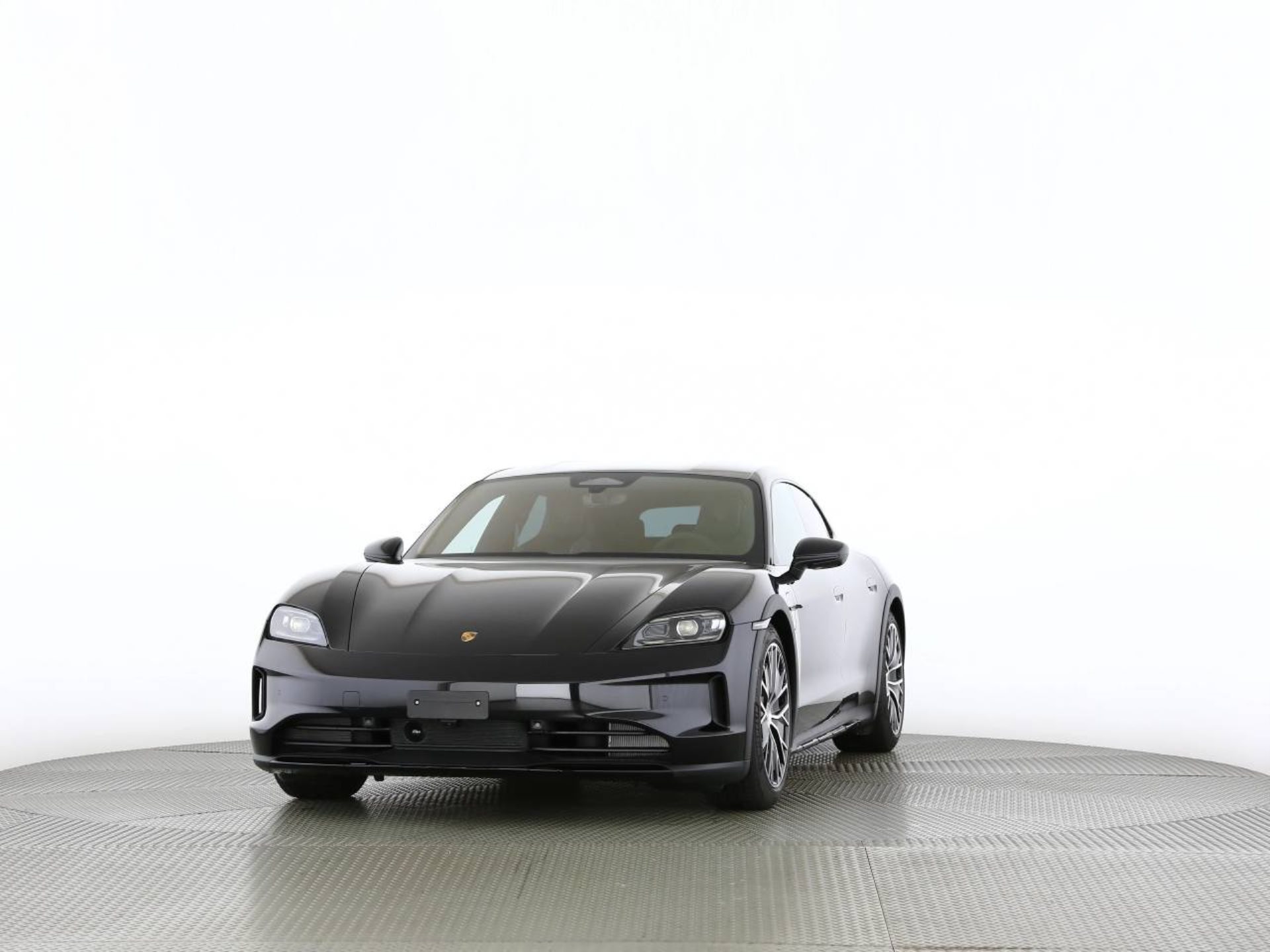 PORSCHE Taycan 4 Cross Turismo-image-13
