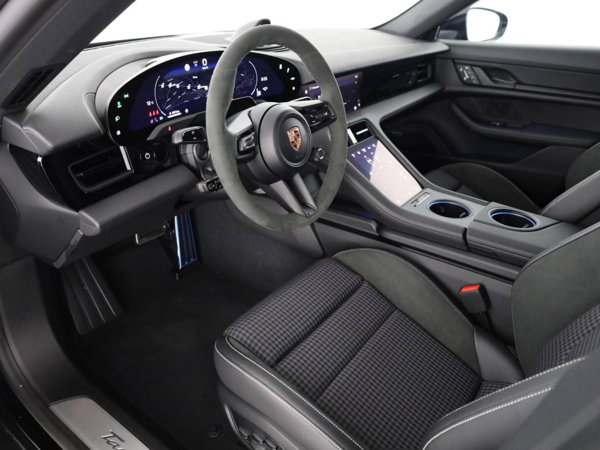 PORSCHE Taycan 4 Cross Turismo-image-3