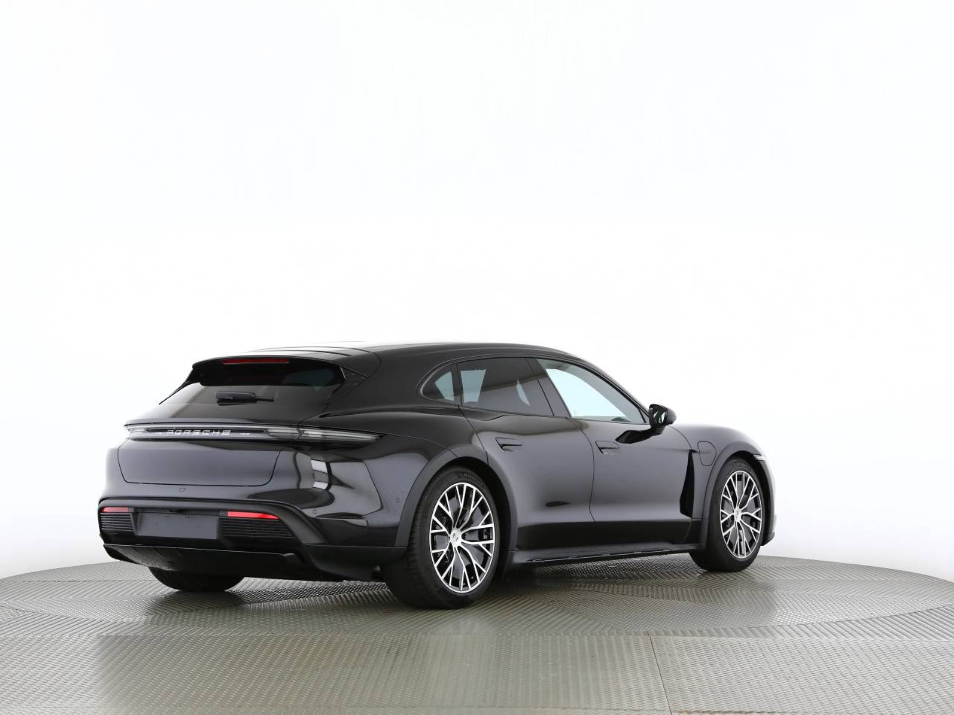 PORSCHE Taycan 4 Cross Turismo-image-2