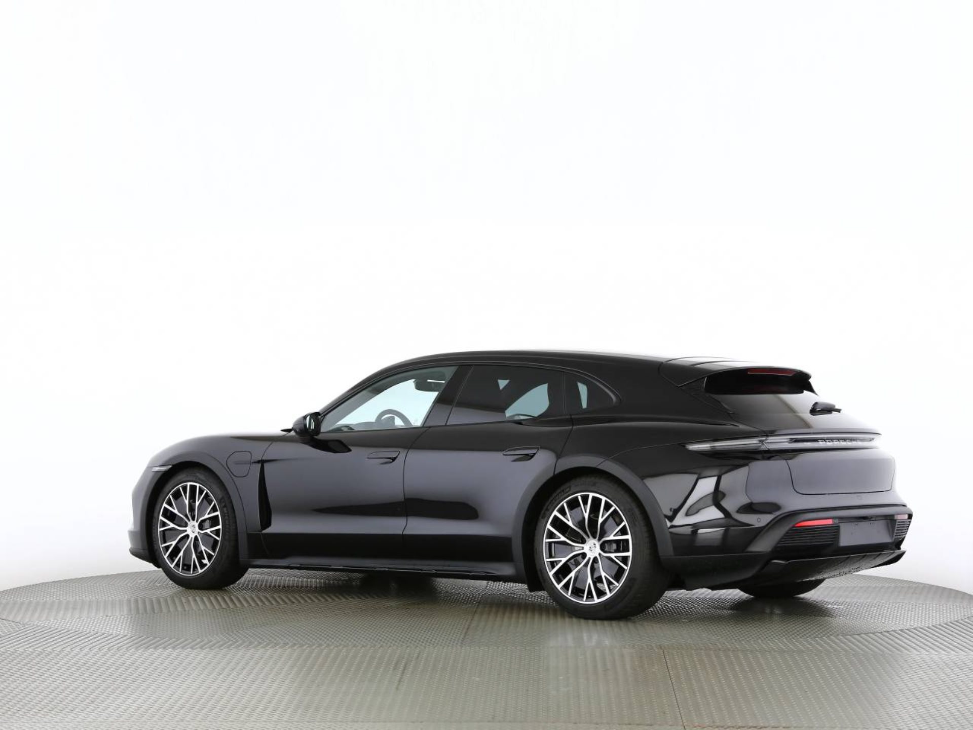 PORSCHE Taycan 4 Cross Turismo-image-7