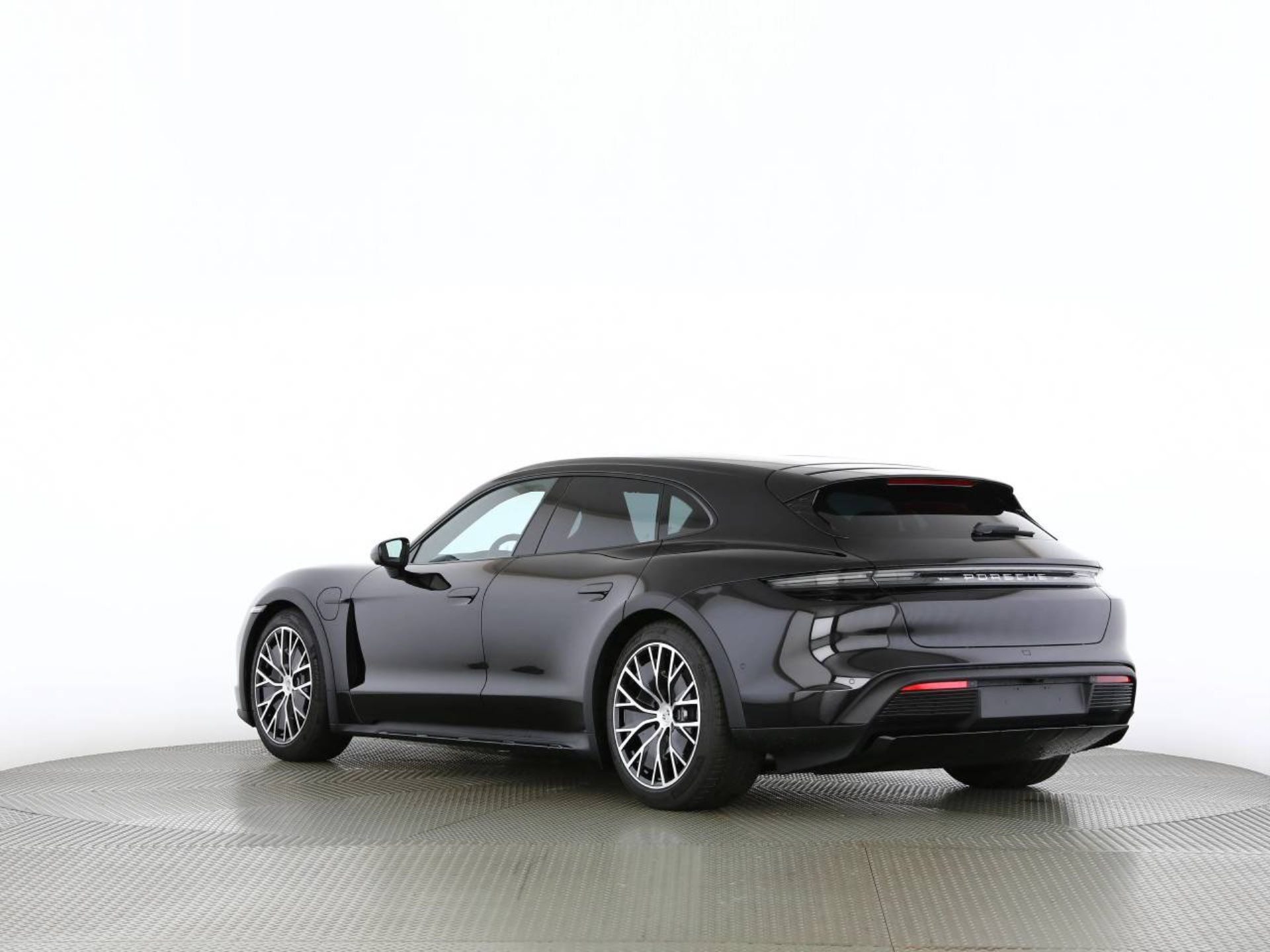 PORSCHE Taycan 4 Cross Turismo-image-6