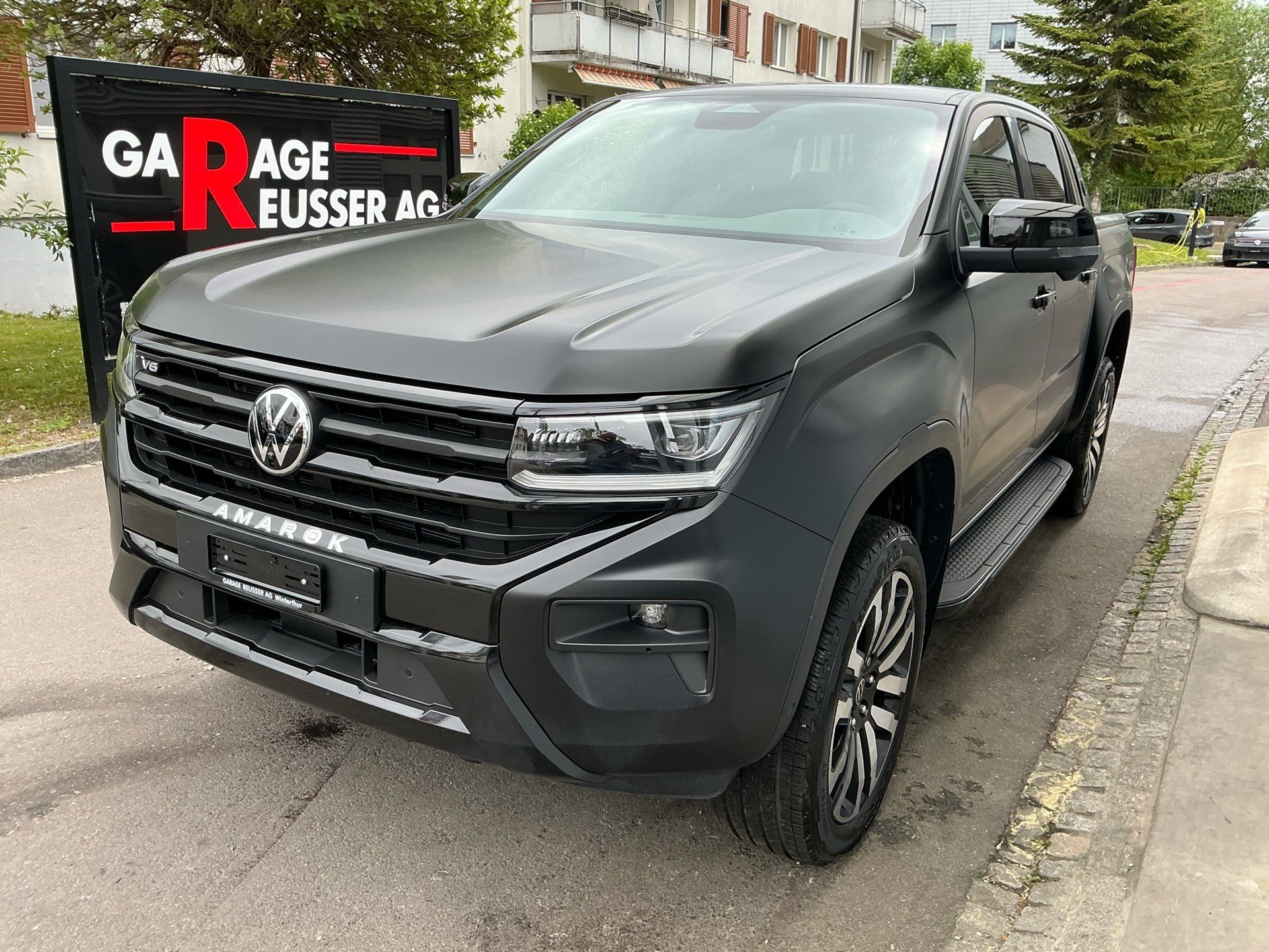 VW Amarok 3.0 TDI 241 PS AVENTURA 4MOTION *** FAHRZEUG IST GRAU MATT FOLIERT ***