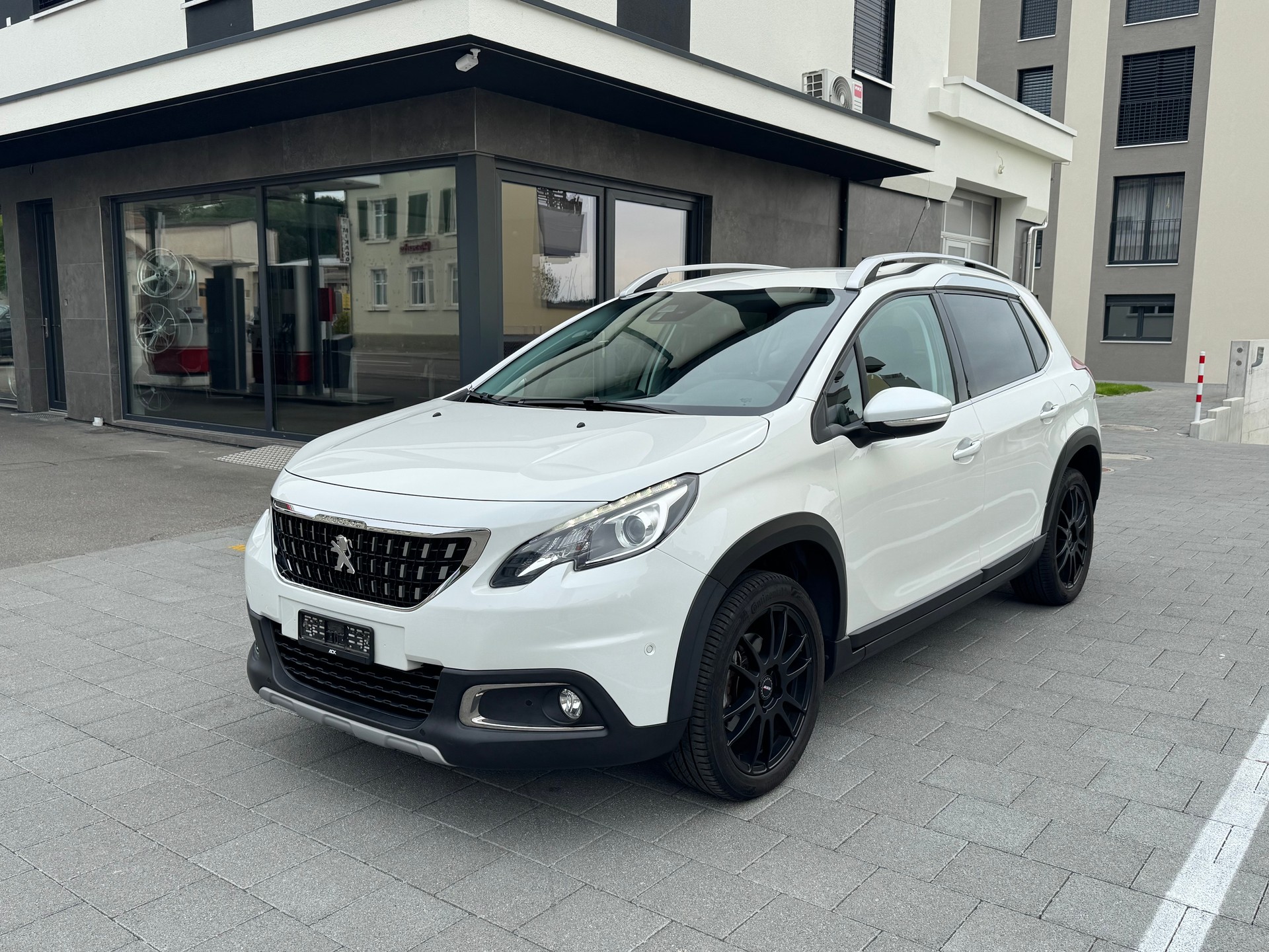 PEUGEOT 2008 1.2 PureTech Allure EAT6