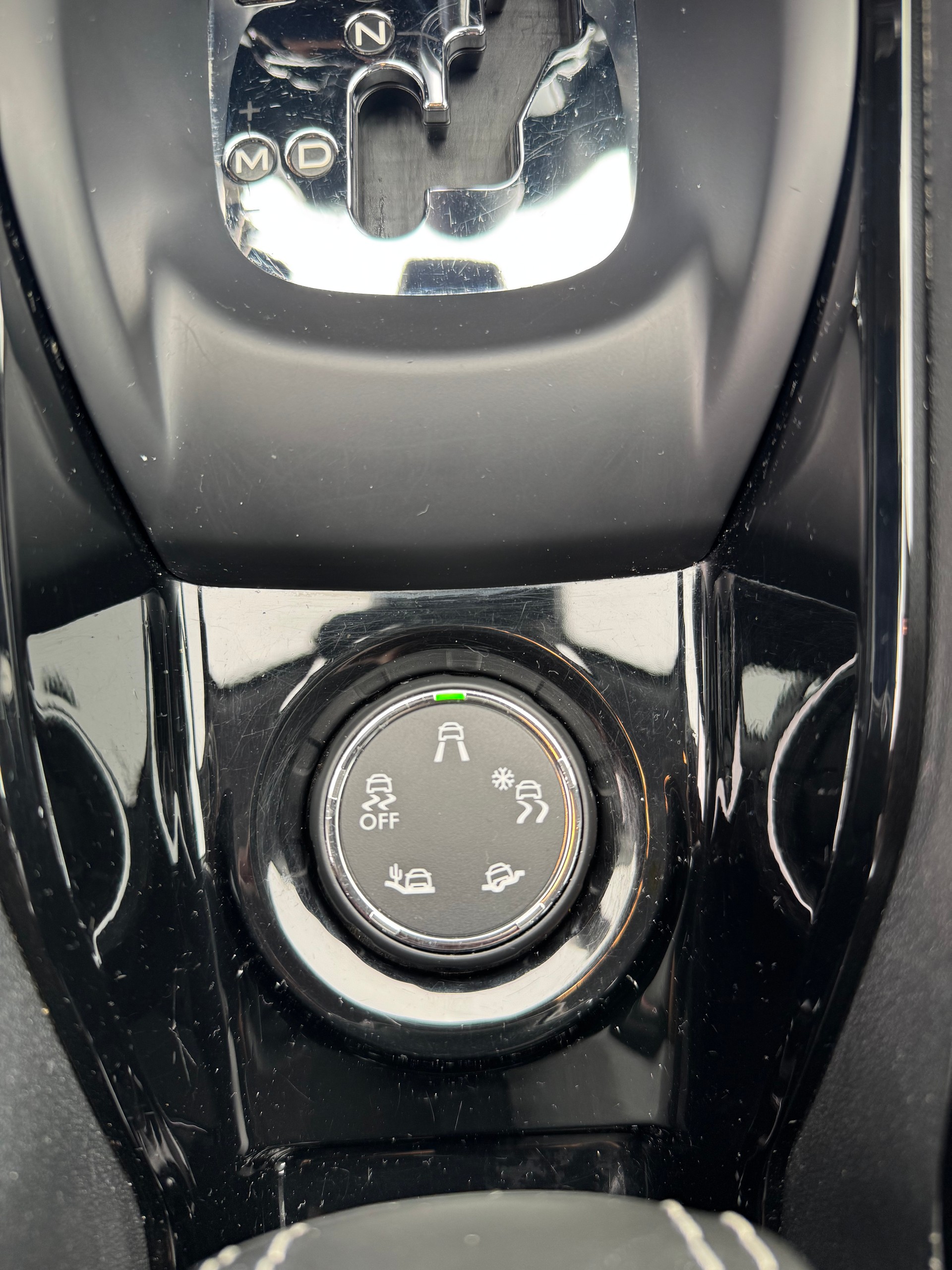 PEUGEOT 2008 1.2 PureTech Allure EAT6-image-14