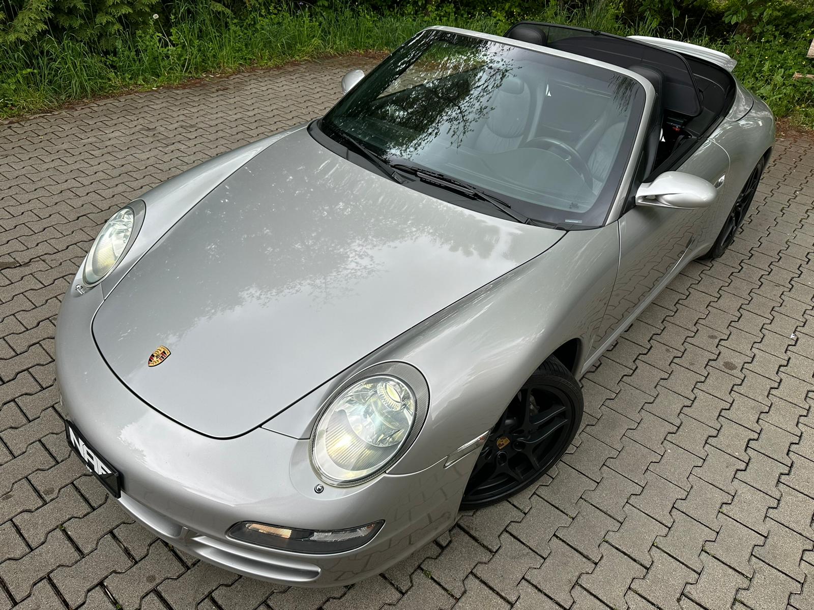 PORSCHE 911 Cabrio Carrera-showroom-element-1