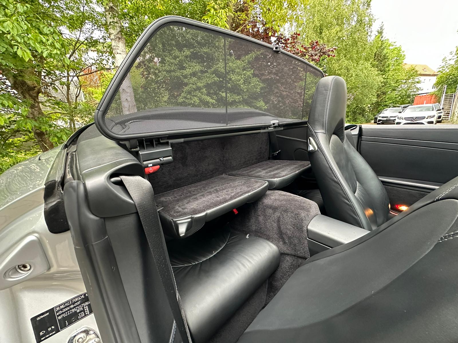 PORSCHE 911 Cabrio Carrera-image-19
