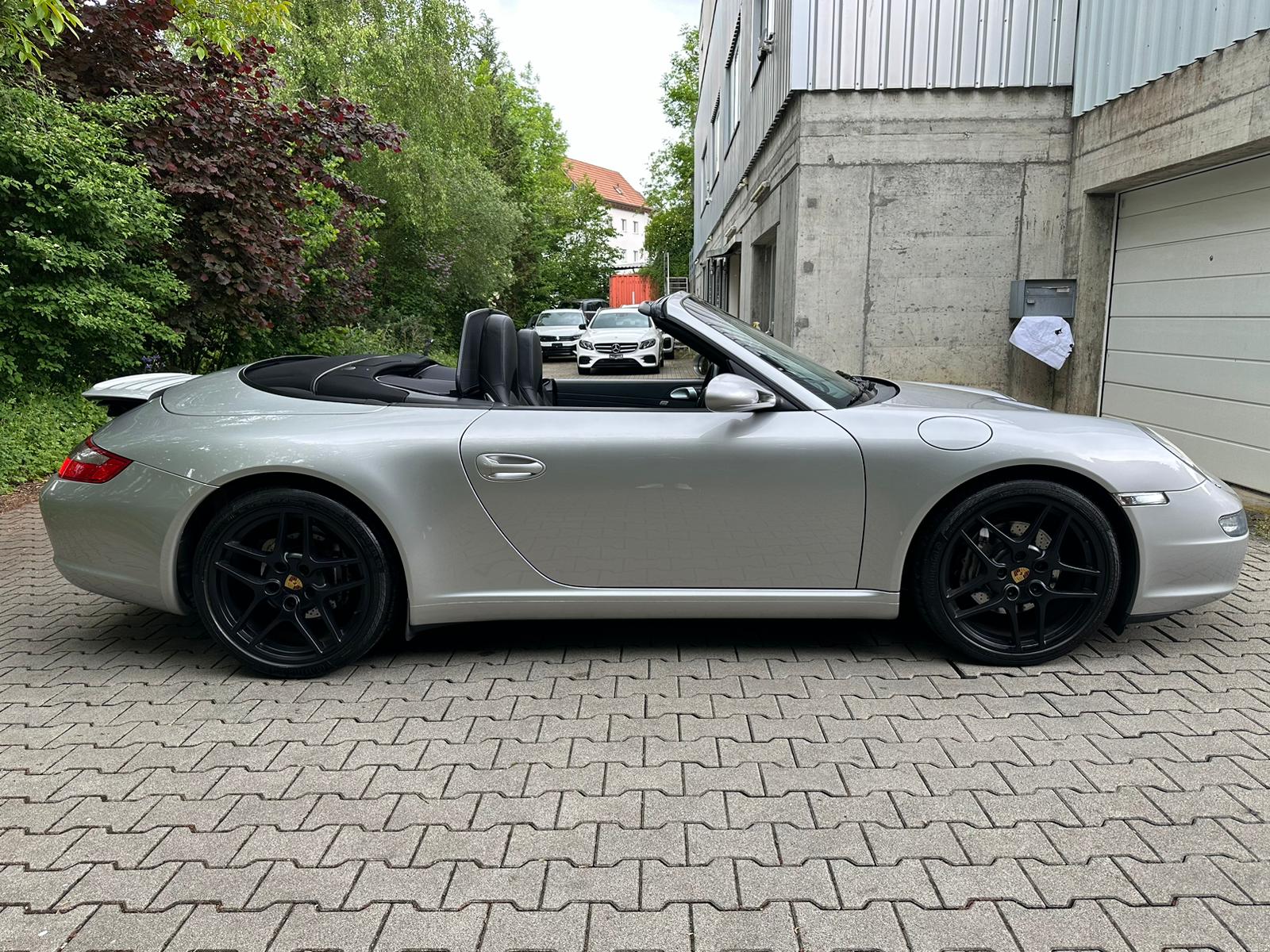 PORSCHE 911 Cabrio Carrera-image-10