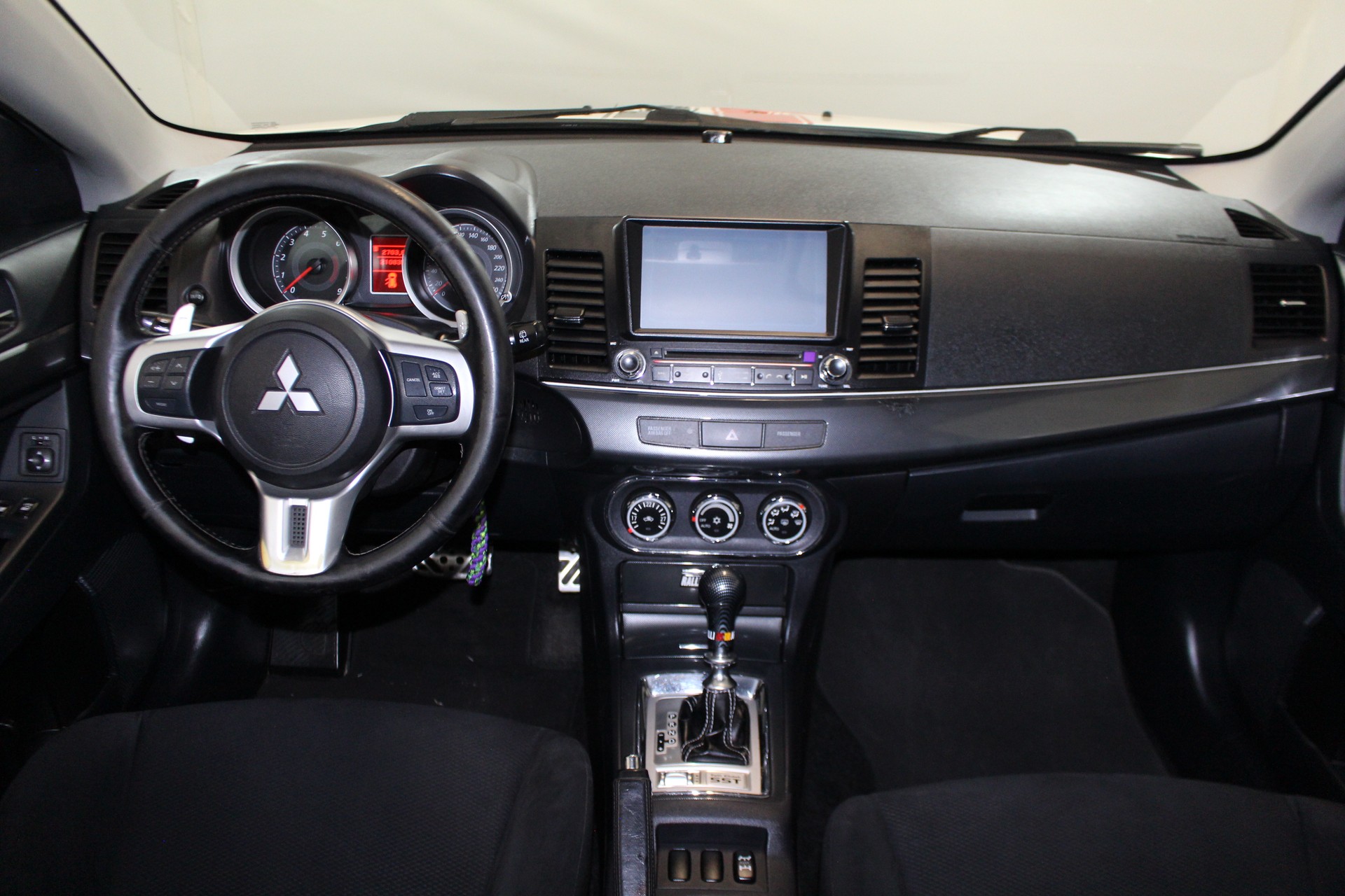 MITSUBISHI Lancer Sportback 2.0 T MIVEC Ralliart S-image-12