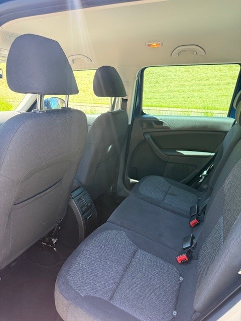SKODA Yeti 2.0 TDI Active 4x4-image-9