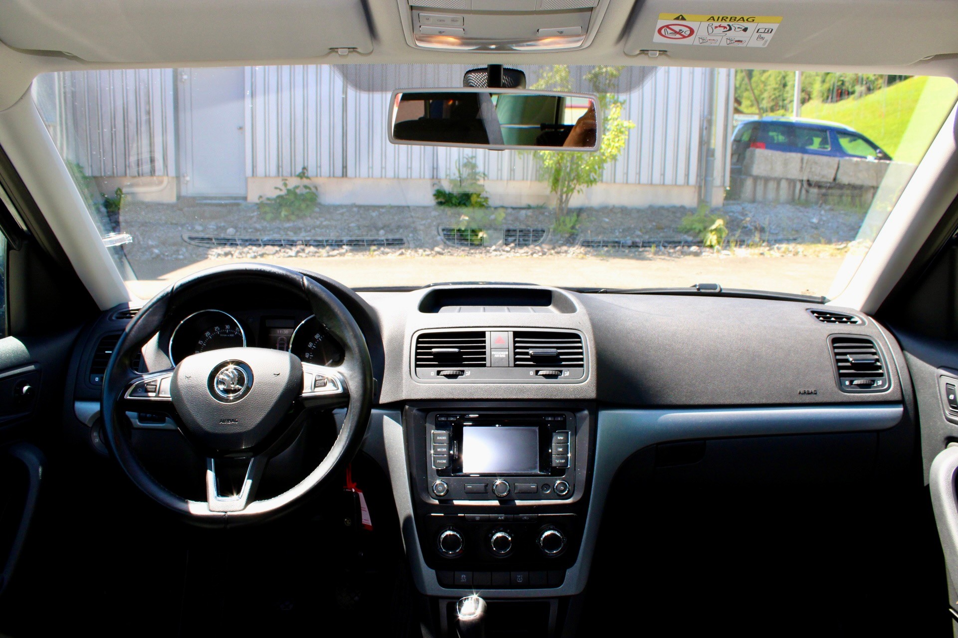 SKODA Yeti 2.0 TDI Active 4x4-image-9
