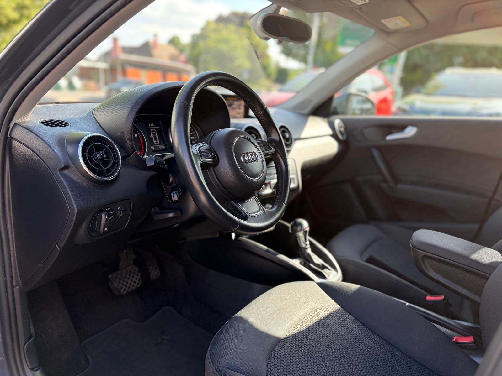 AUDI A1 Sportback 1.4 TFSI S-tronic-image-8