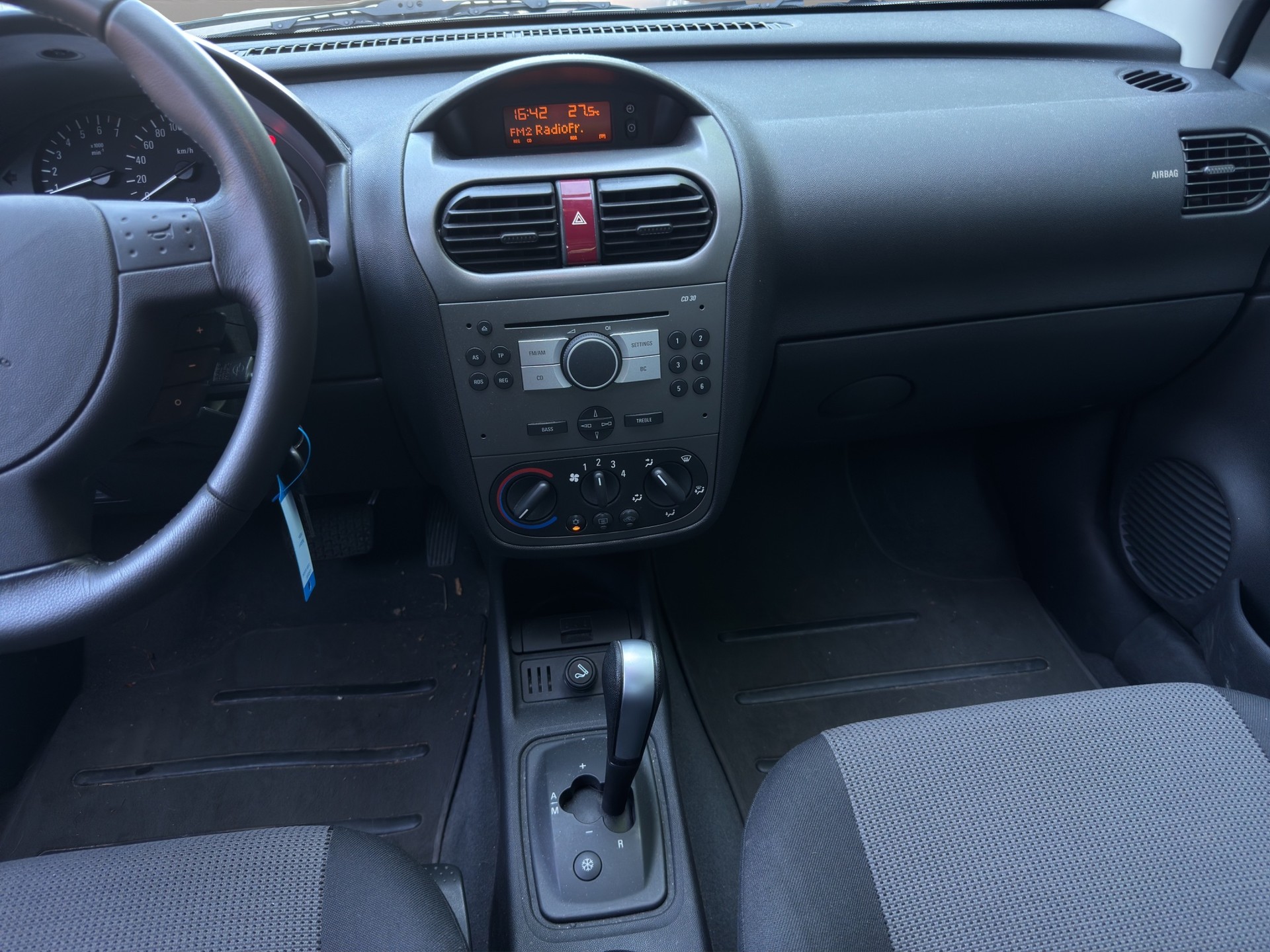 OPEL Corsa 1.2 TP Cosmo-image-13