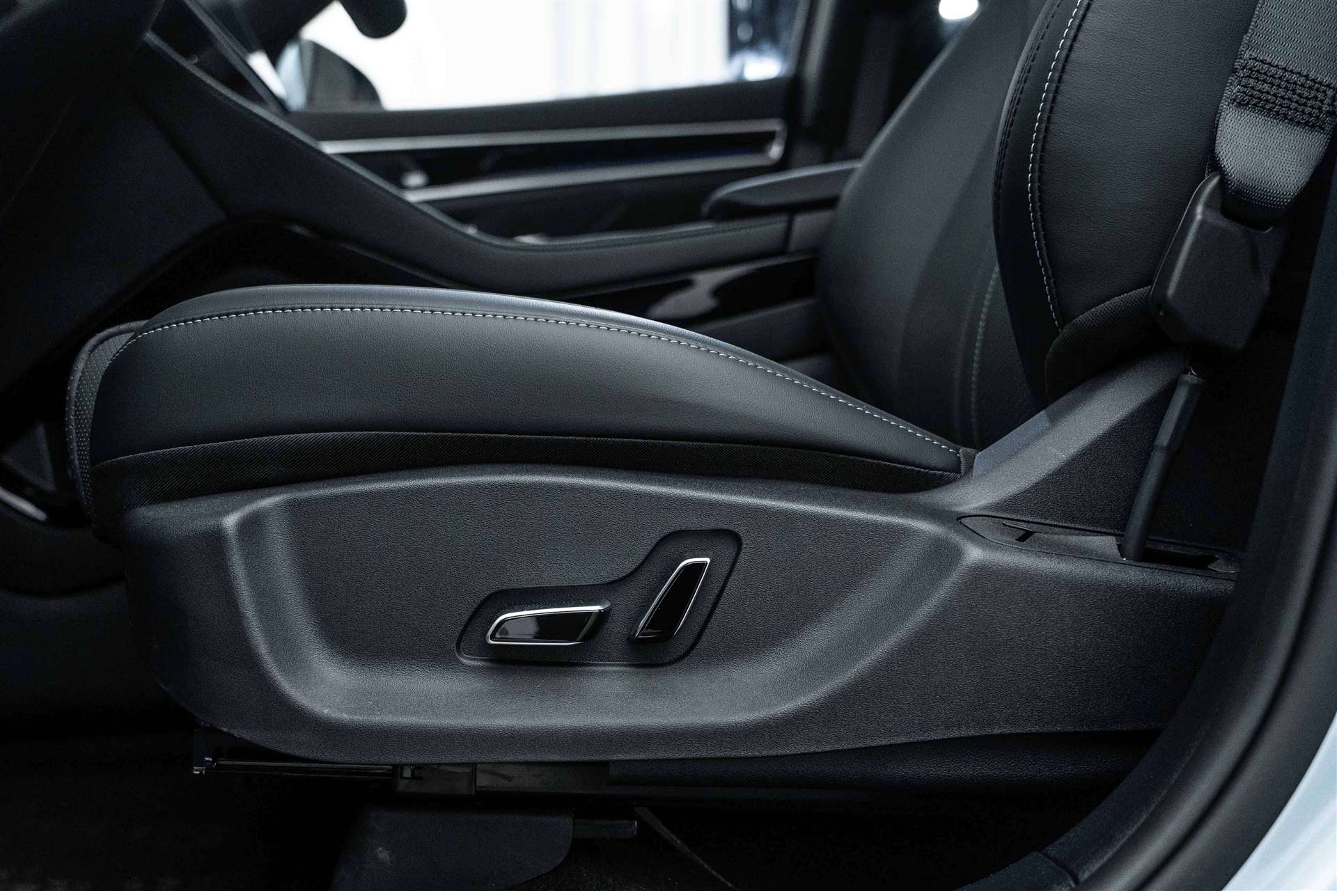 BYD Seal U DM-i PHEV Design AWD 324PS Automat-image-16