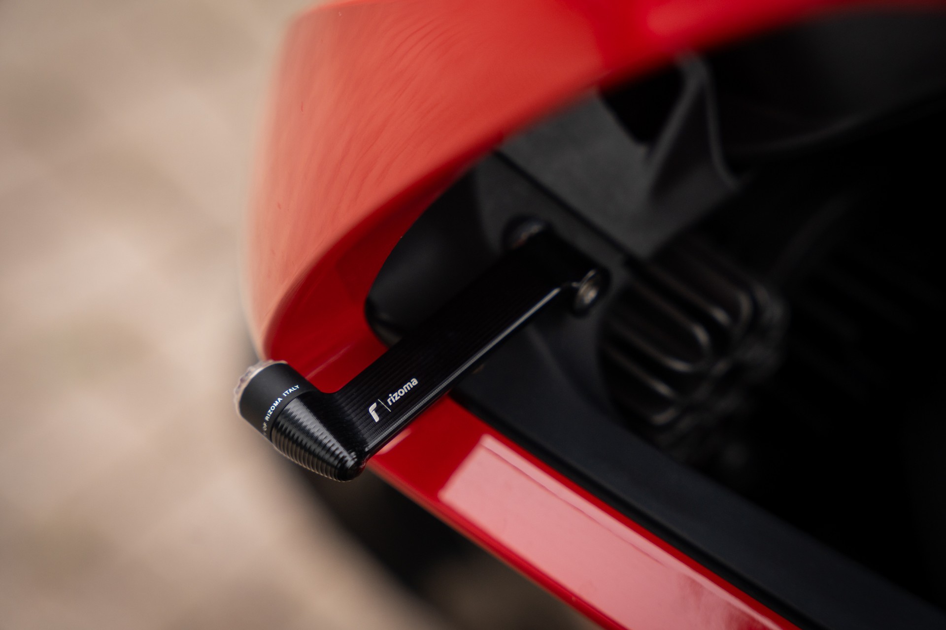 DUCATI Panigale V2-image-4