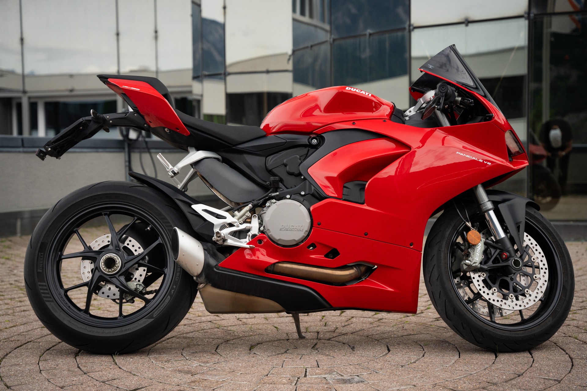 DUCATI Panigale V2-image-1