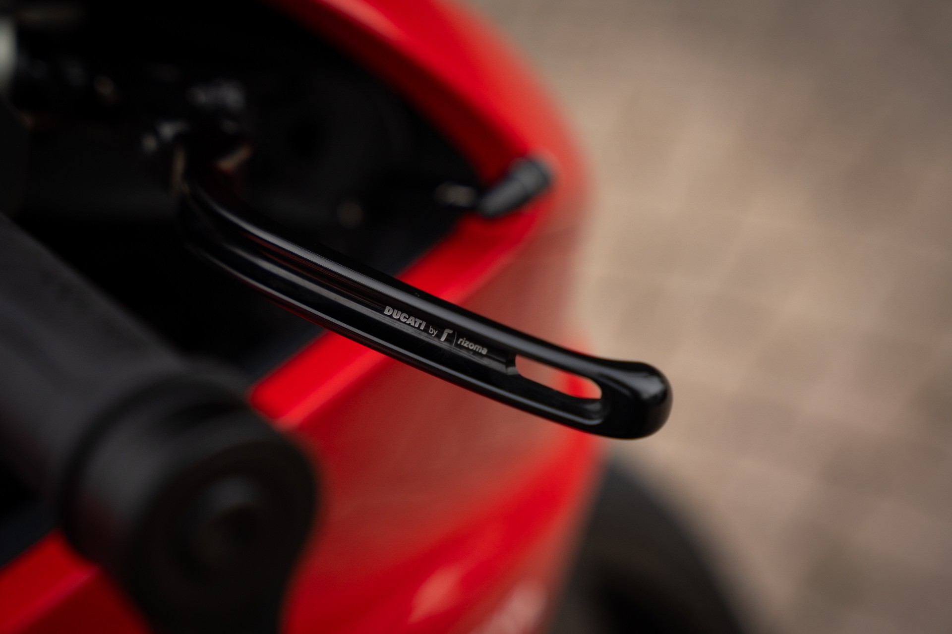DUCATI Panigale V2-image-7