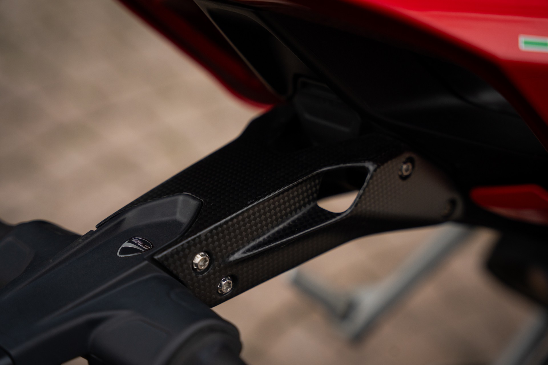 DUCATI Panigale V2-image-9