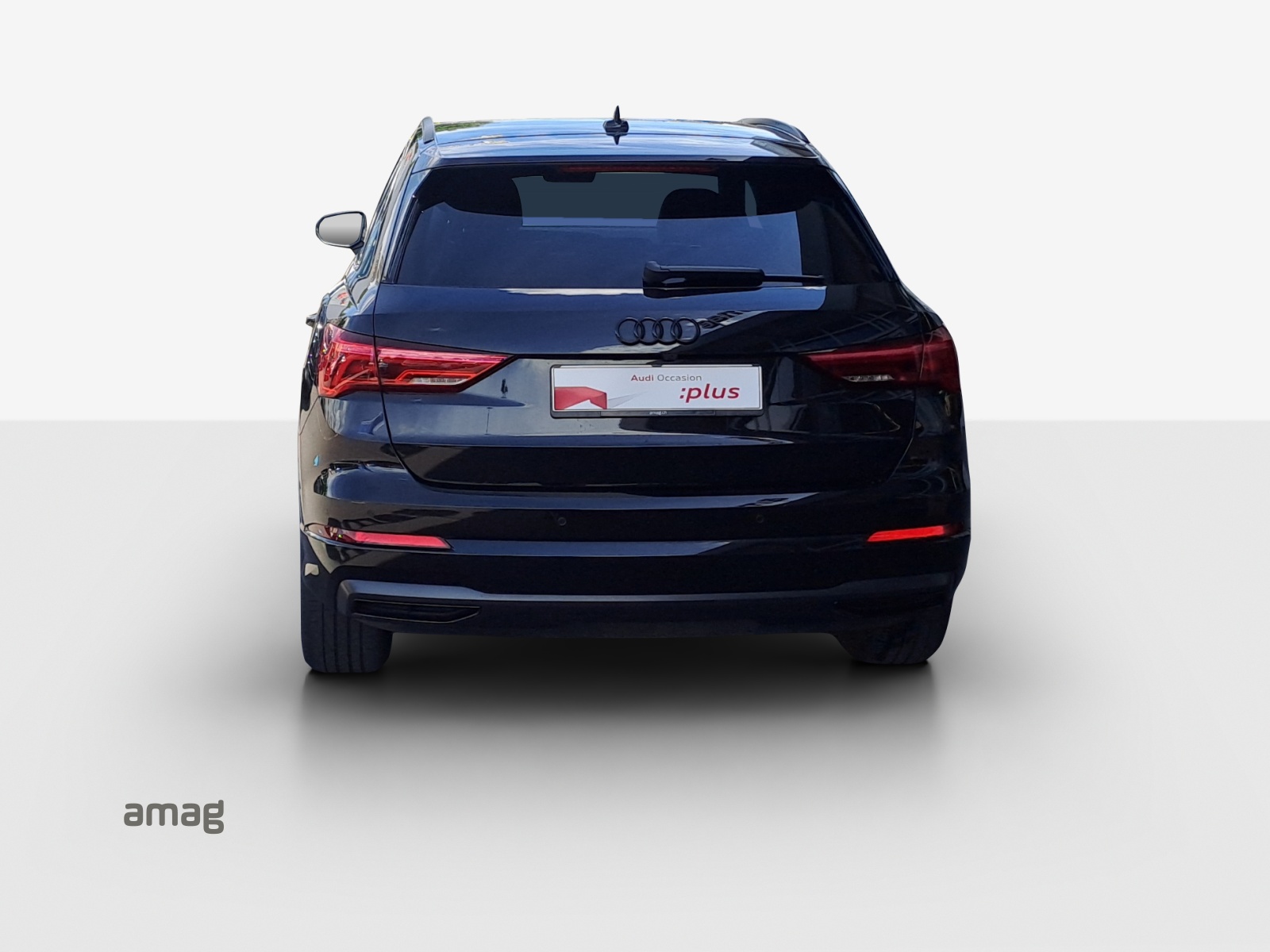 AUDI Q3 35 TFSI advanced Attraction S-tronic-showroom-element-3