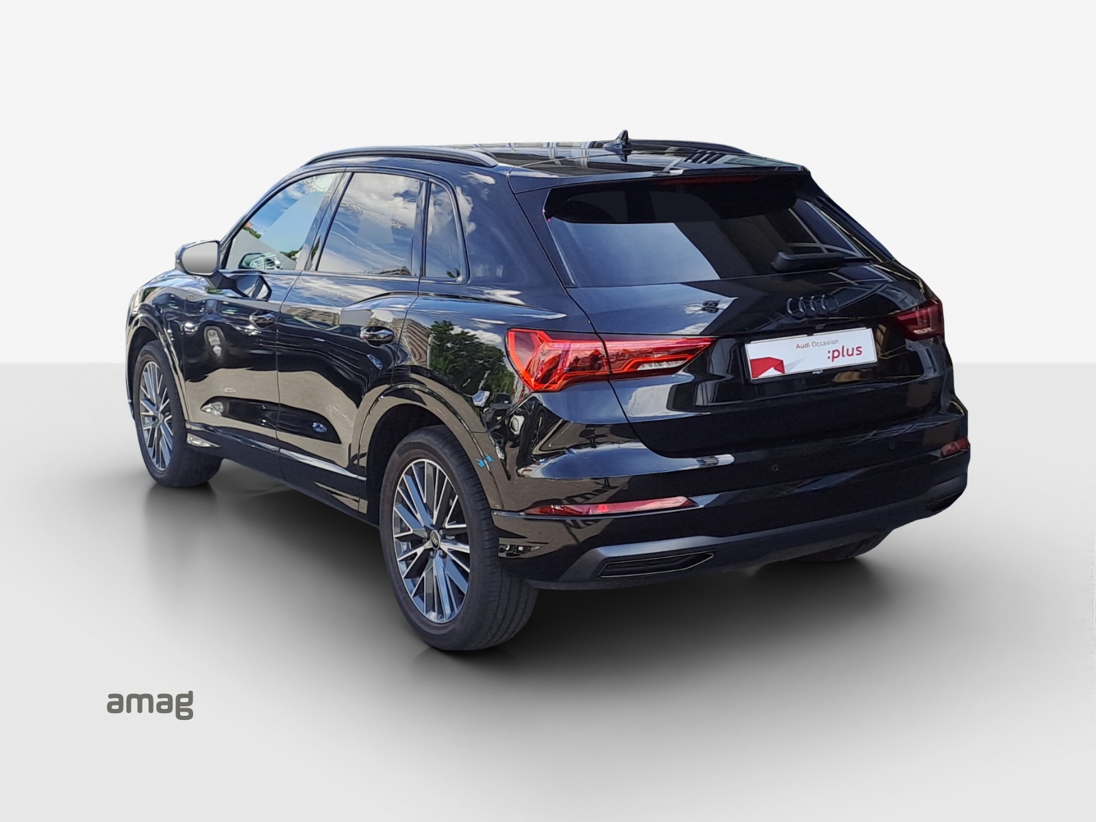 AUDI Q3 35 TFSI advanced Attraction S-tronic-showroom-element-2