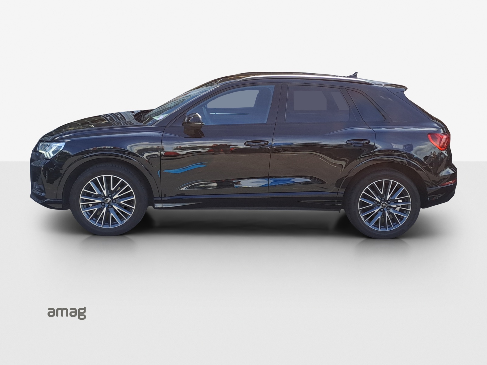AUDI Q3 35 TFSI advanced Attraction S-tronic-showroom-element-1