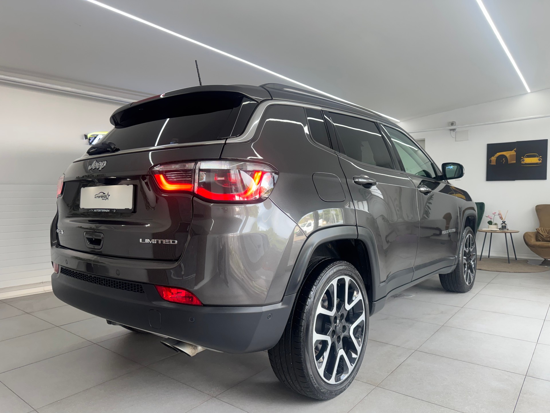 JEEP Compass 1.4 Turbo Limited AWD 9ATX*CH-Fahrzeug*Panoramadach*AHK*-image-4