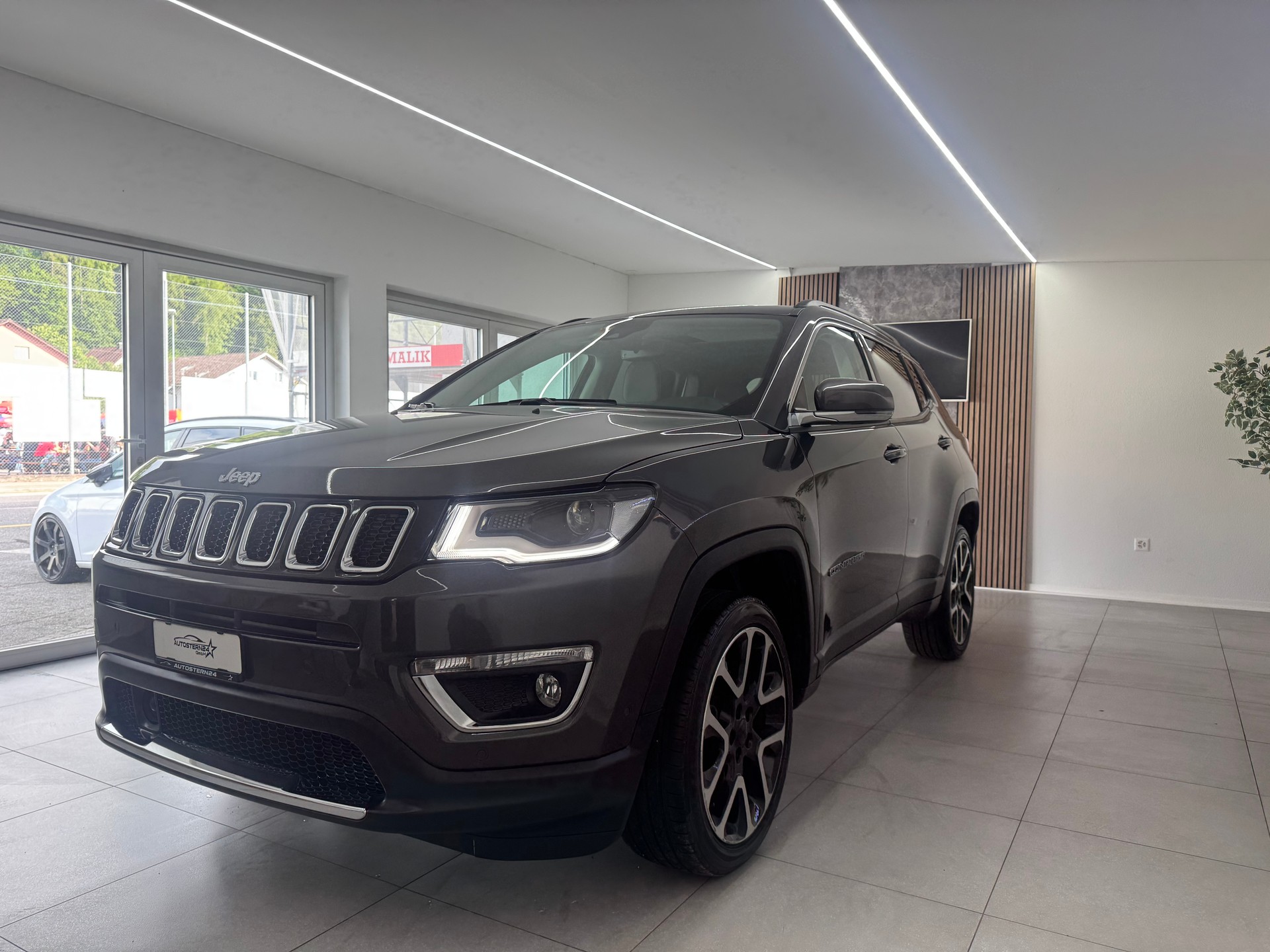 JEEP Compass 1.4 Turbo Limited AWD 9ATX*CH-Fahrzeug*Panoramadach*AHK*