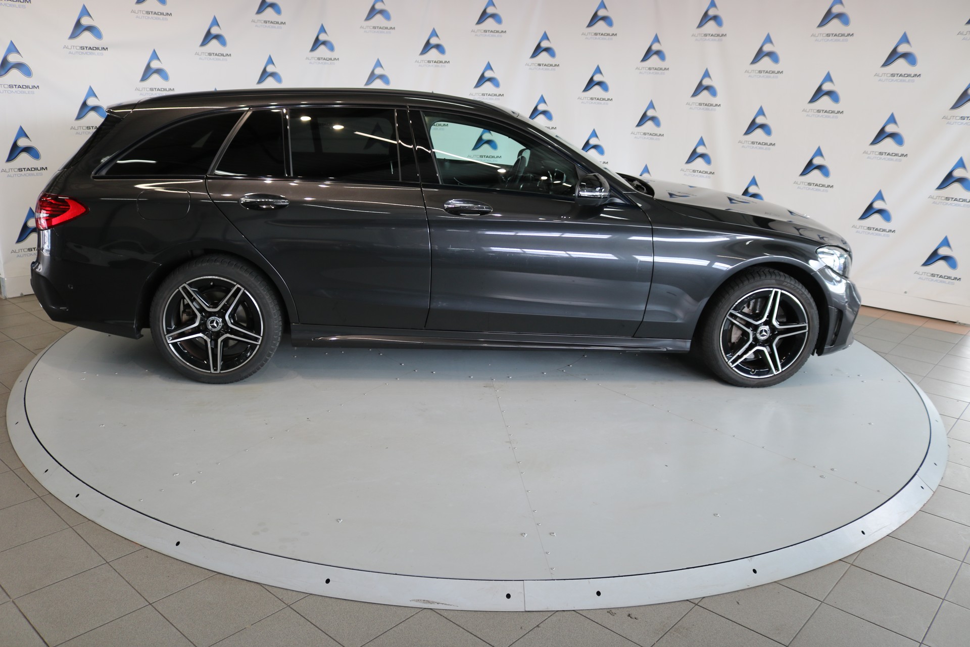 MERCEDES-BENZ C 300 d AMG Line 4Matic 9G-Tronic-image-27