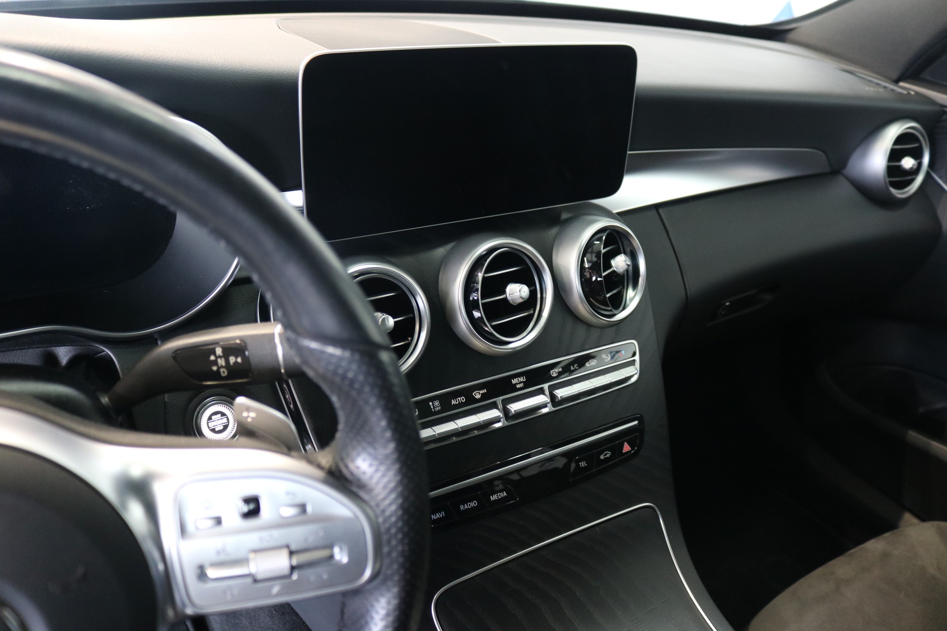 MERCEDES-BENZ C 300 d AMG Line 4Matic 9G-Tronic-image-53