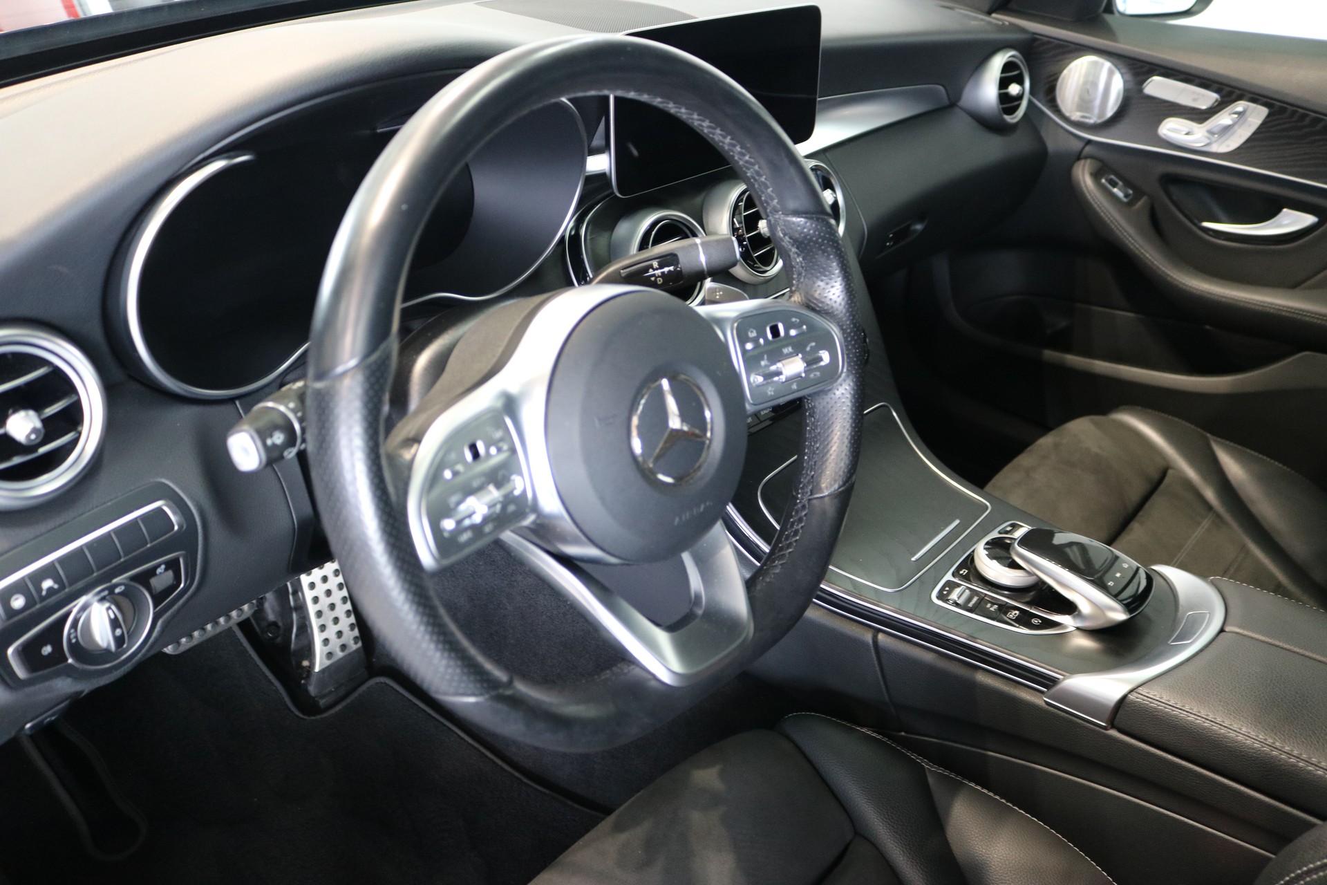 MERCEDES-BENZ C 300 d AMG Line 4Matic 9G-Tronic-image-50