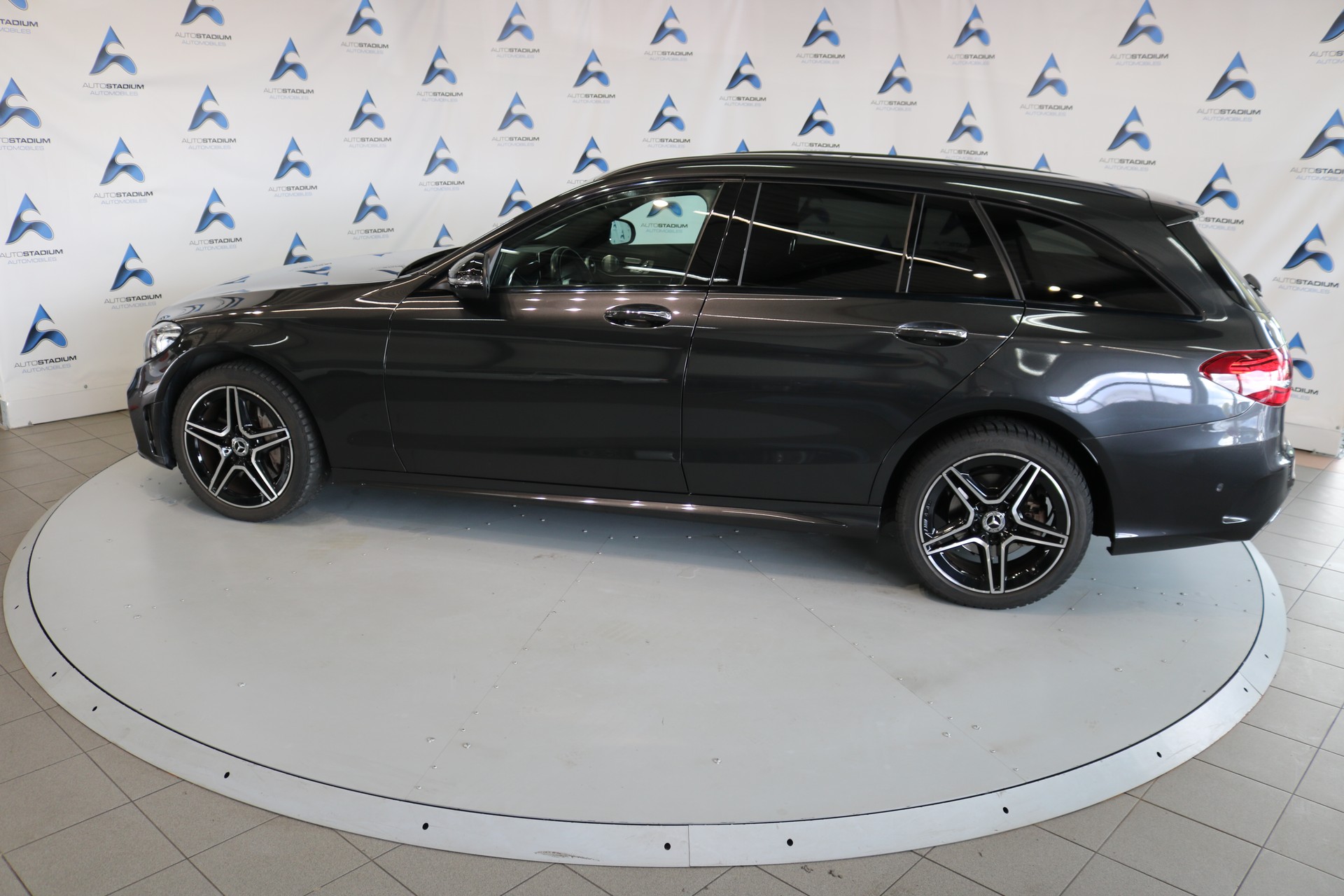 MERCEDES-BENZ C 300 d AMG Line 4Matic 9G-Tronic-image-16