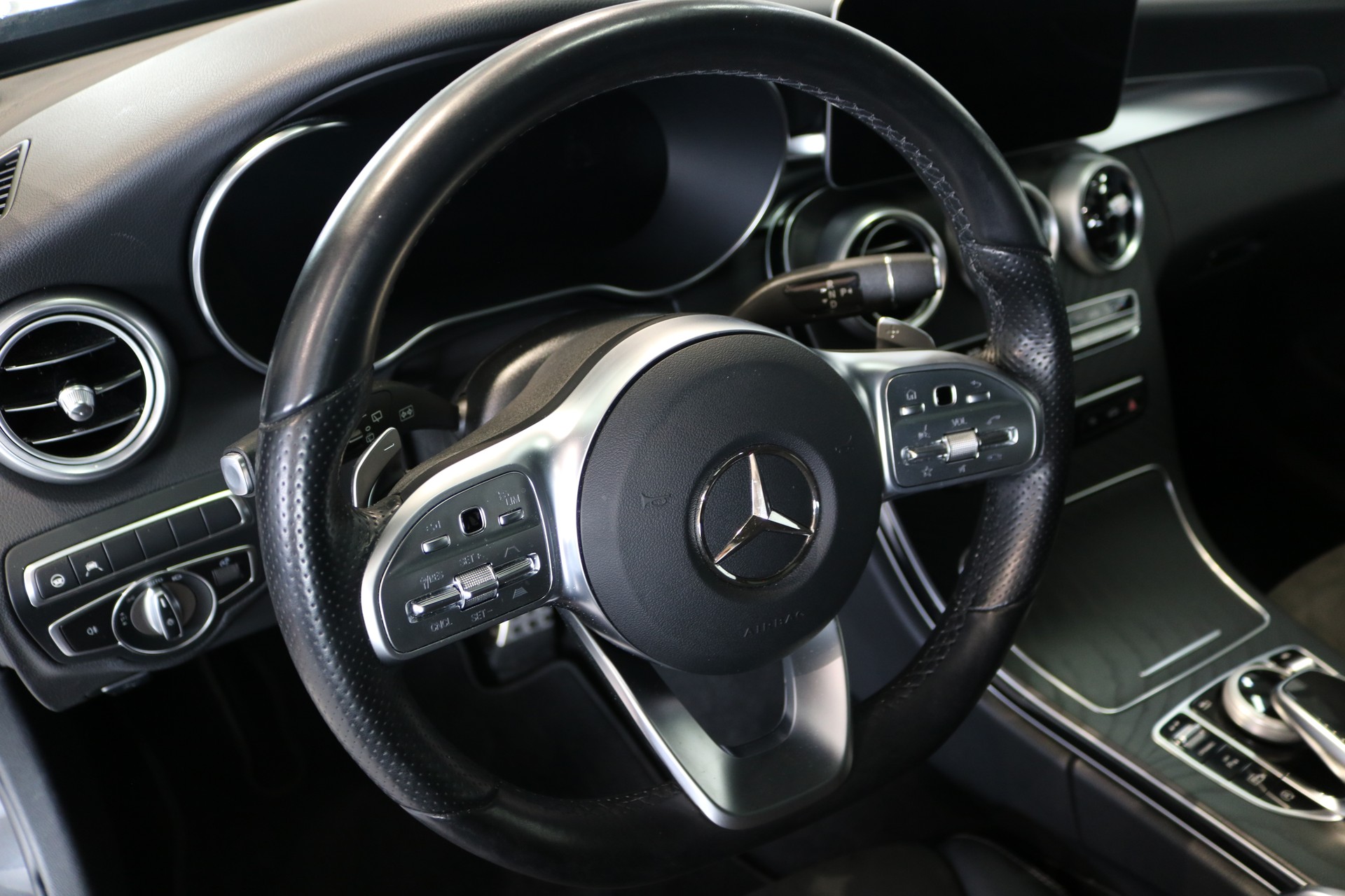 MERCEDES-BENZ C 300 d AMG Line 4Matic 9G-Tronic-image-54