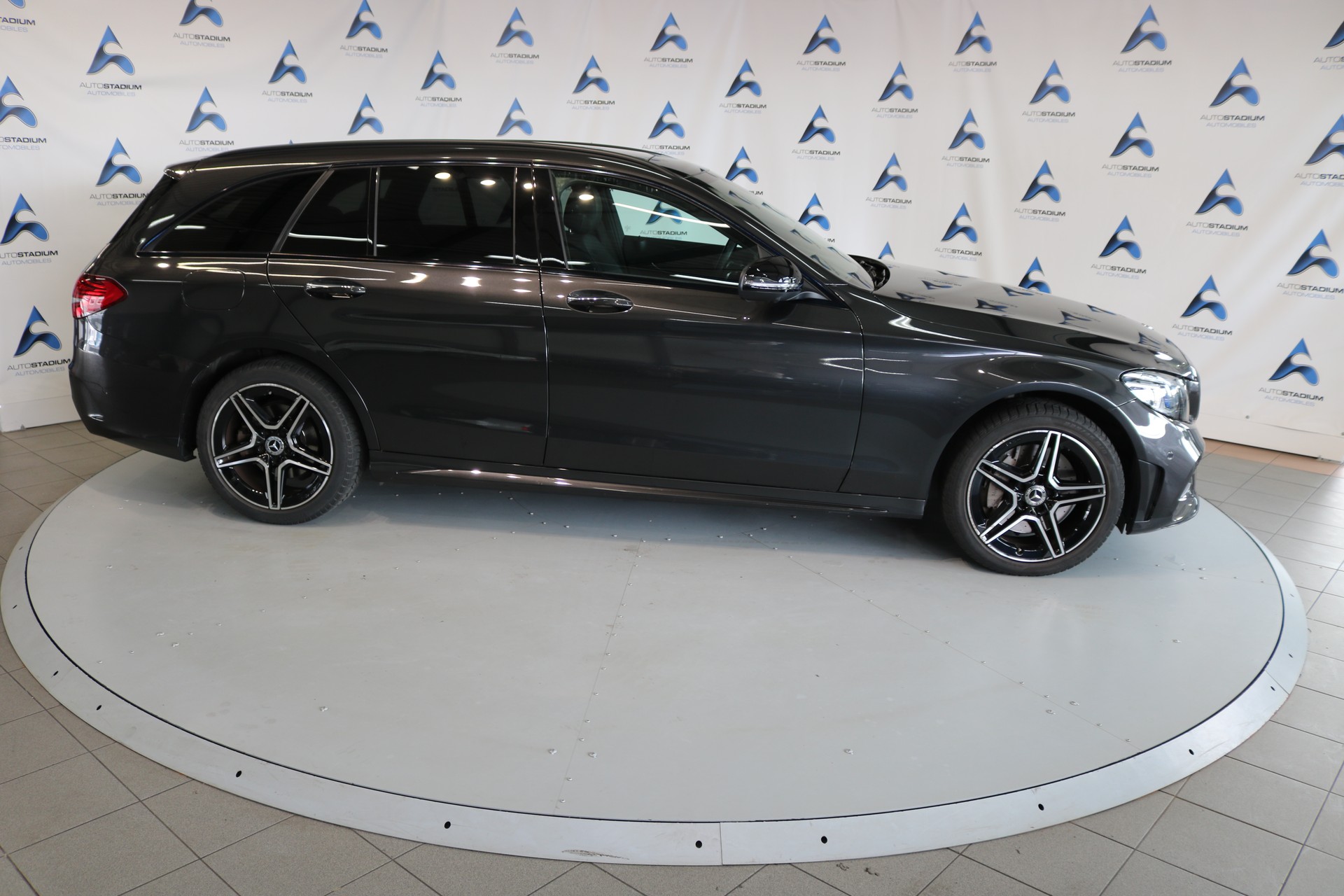 MERCEDES-BENZ C 300 d AMG Line 4Matic 9G-Tronic-image-28