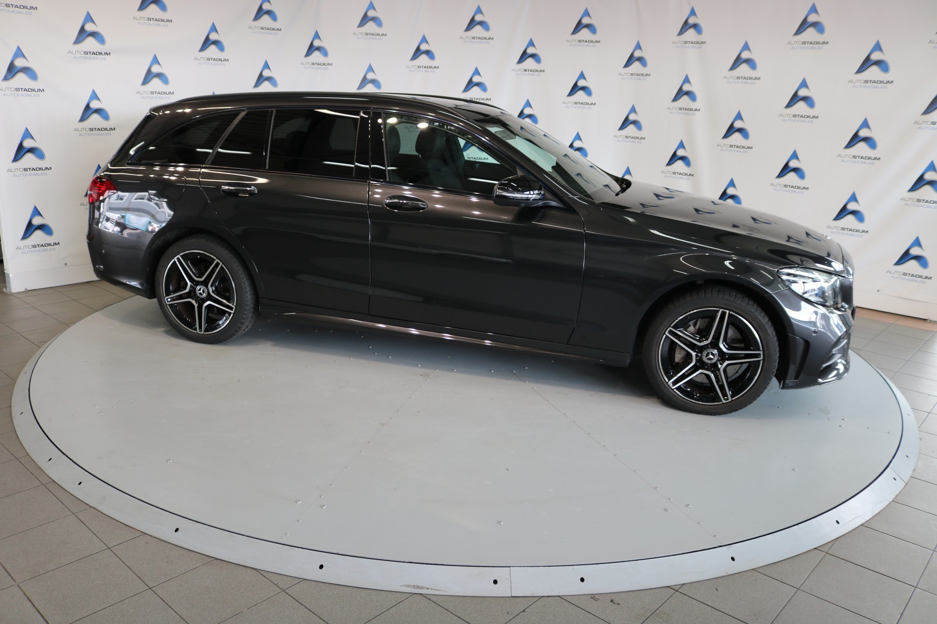 MERCEDES-BENZ C 300 d AMG Line 4Matic 9G-Tronic-image-29