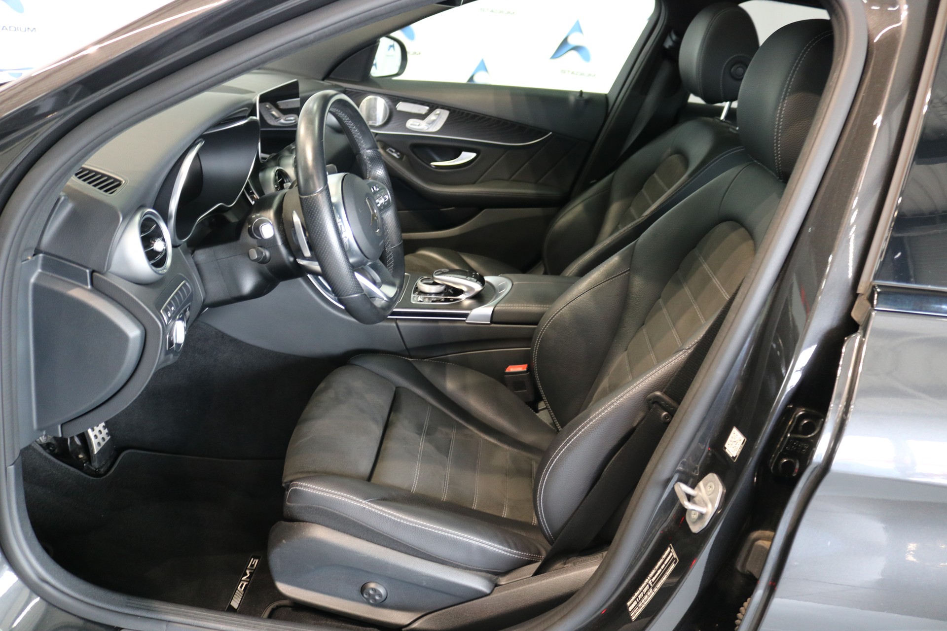 MERCEDES-BENZ C 300 d AMG Line 4Matic 9G-Tronic-image-49