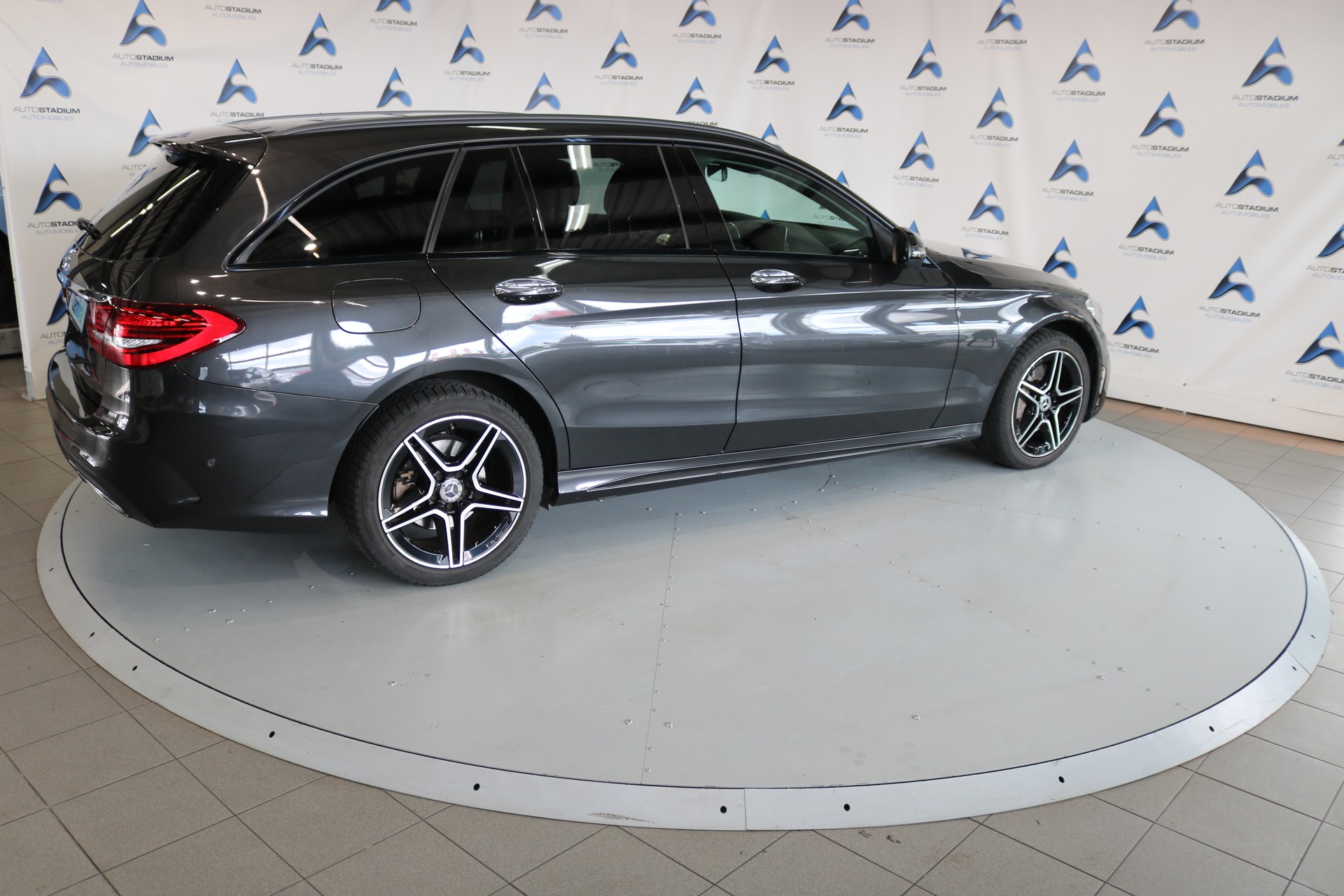 MERCEDES-BENZ C 300 d AMG Line 4Matic 9G-Tronic-image-25