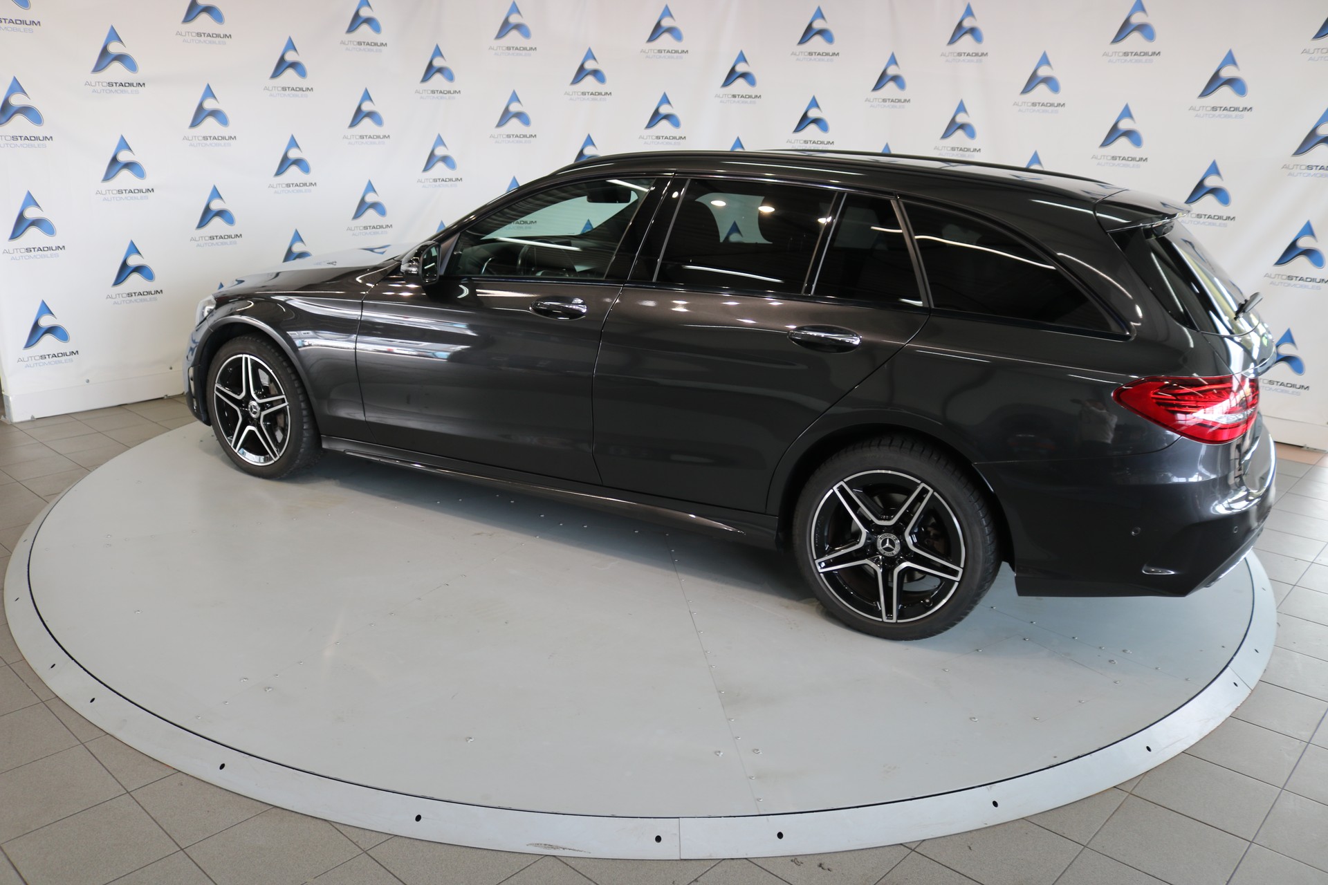 MERCEDES-BENZ C 300 d AMG Line 4Matic 9G-Tronic-image-17