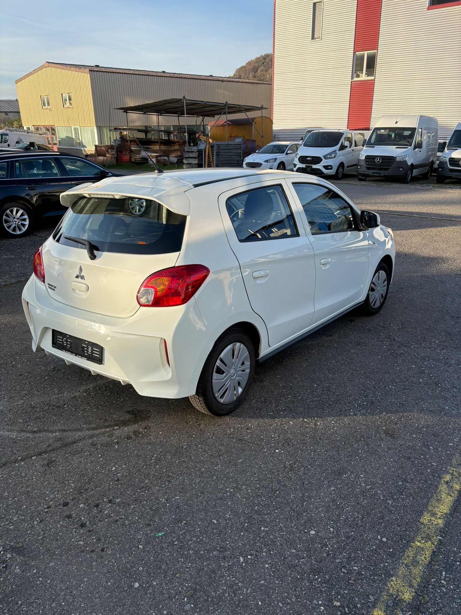 MITSUBISHI Space Star 1.0 Entry-showroom-element-2