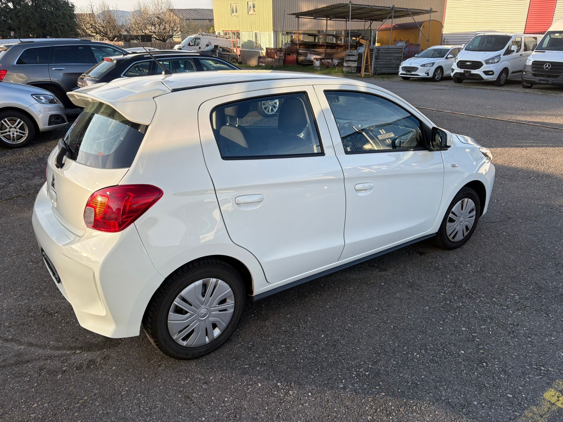 MITSUBISHI Space Star 1.0 Entry-showroom-element-1