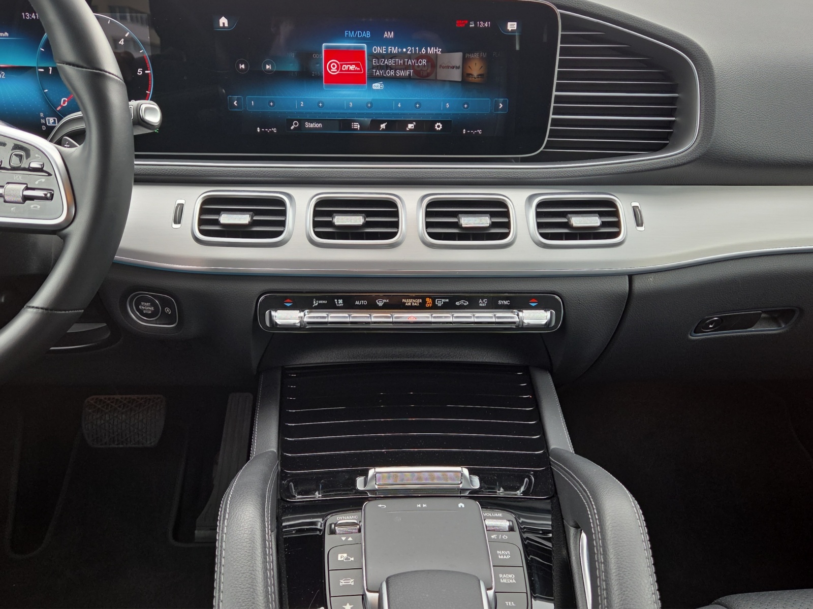 MERCEDES-BENZ GLE 300 d 4Matic-image-14