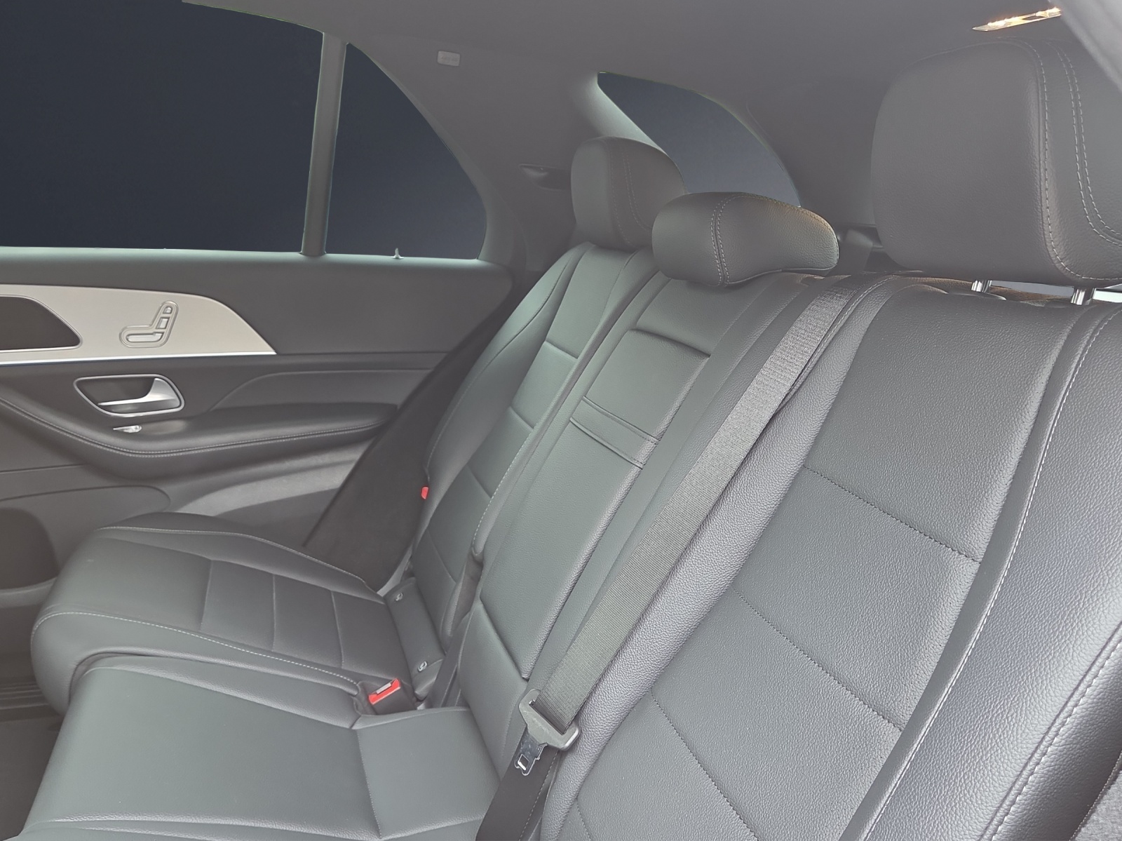 MERCEDES-BENZ GLE 300 d 4Matic-image-16