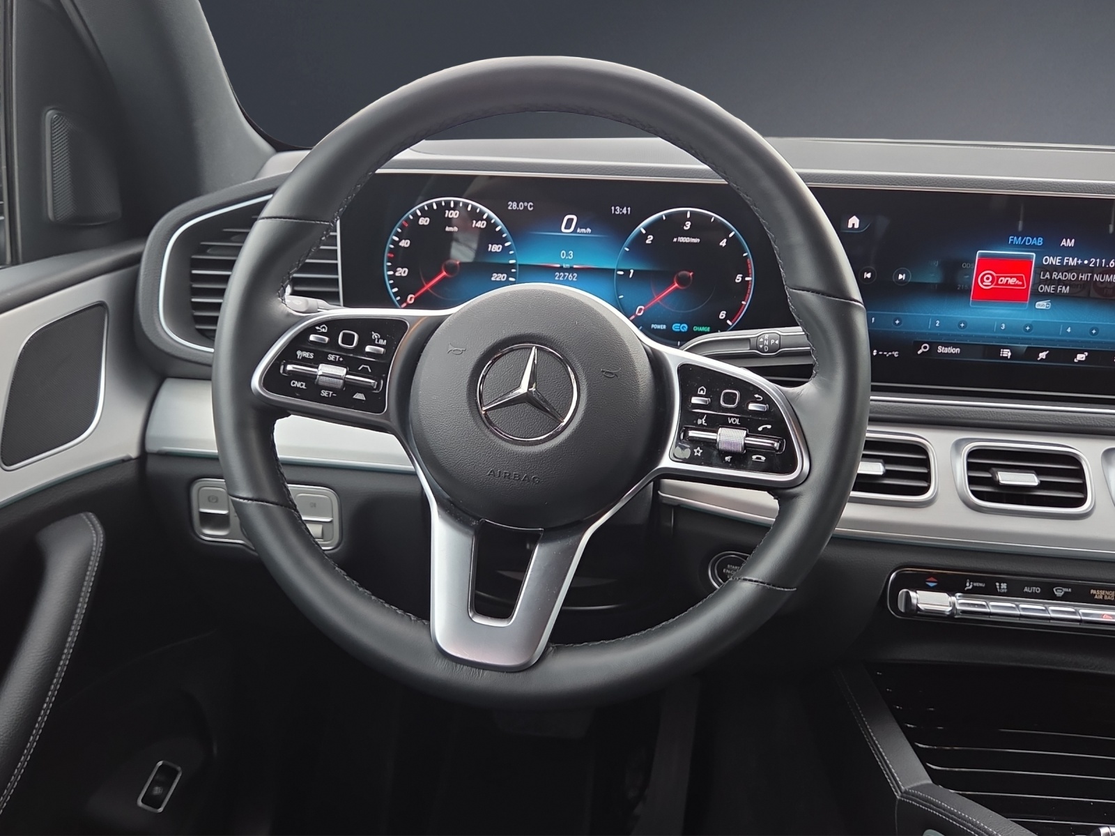 MERCEDES-BENZ GLE 300 d 4Matic-image-11